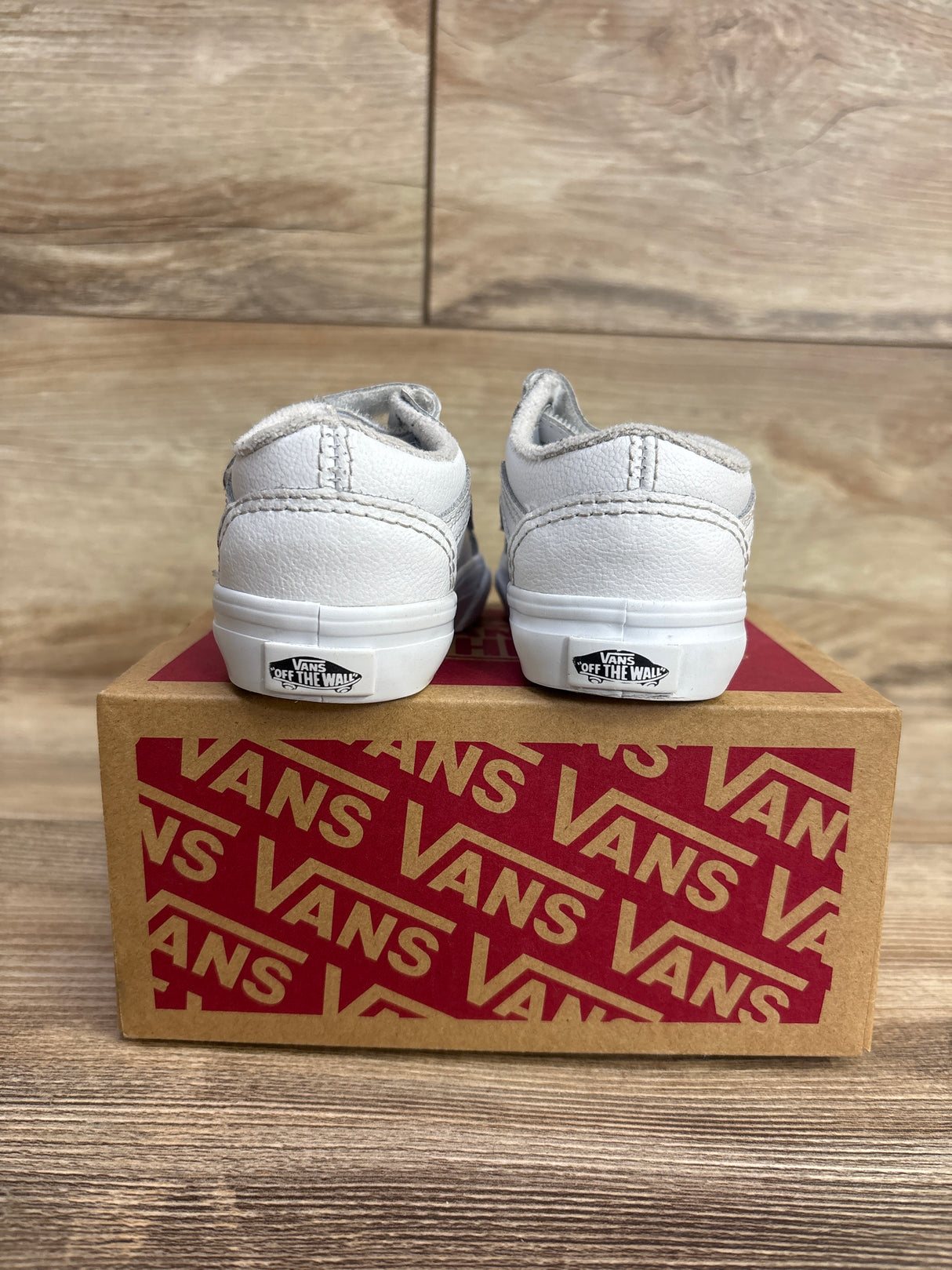 Vans Old Skool V Sneakers White sz 5c