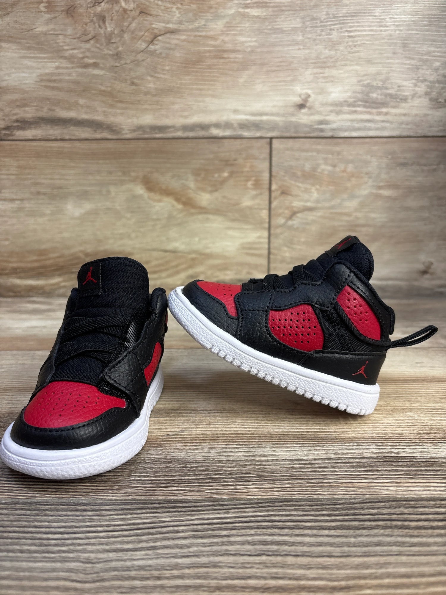 Jordan Access TD 'Bred' Sneakers sz 4c