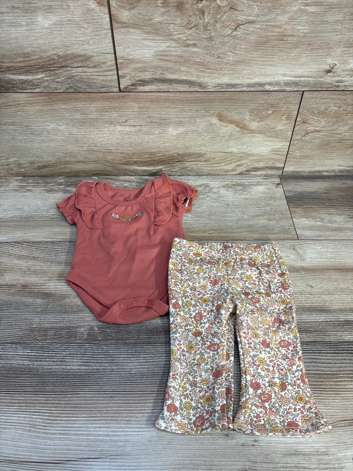 Baby Essentials 2pc Floral Bodysuit & Pants Rust sz 3m
