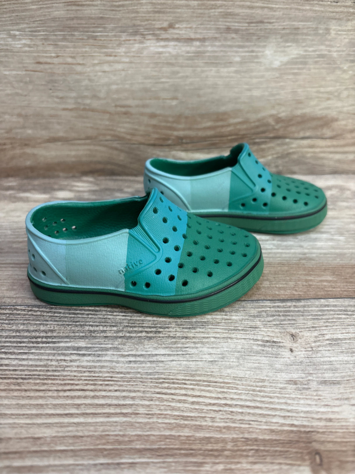 Native x Crayola Miles Block Green Shoes sz 5c - Me n Mommy To Be