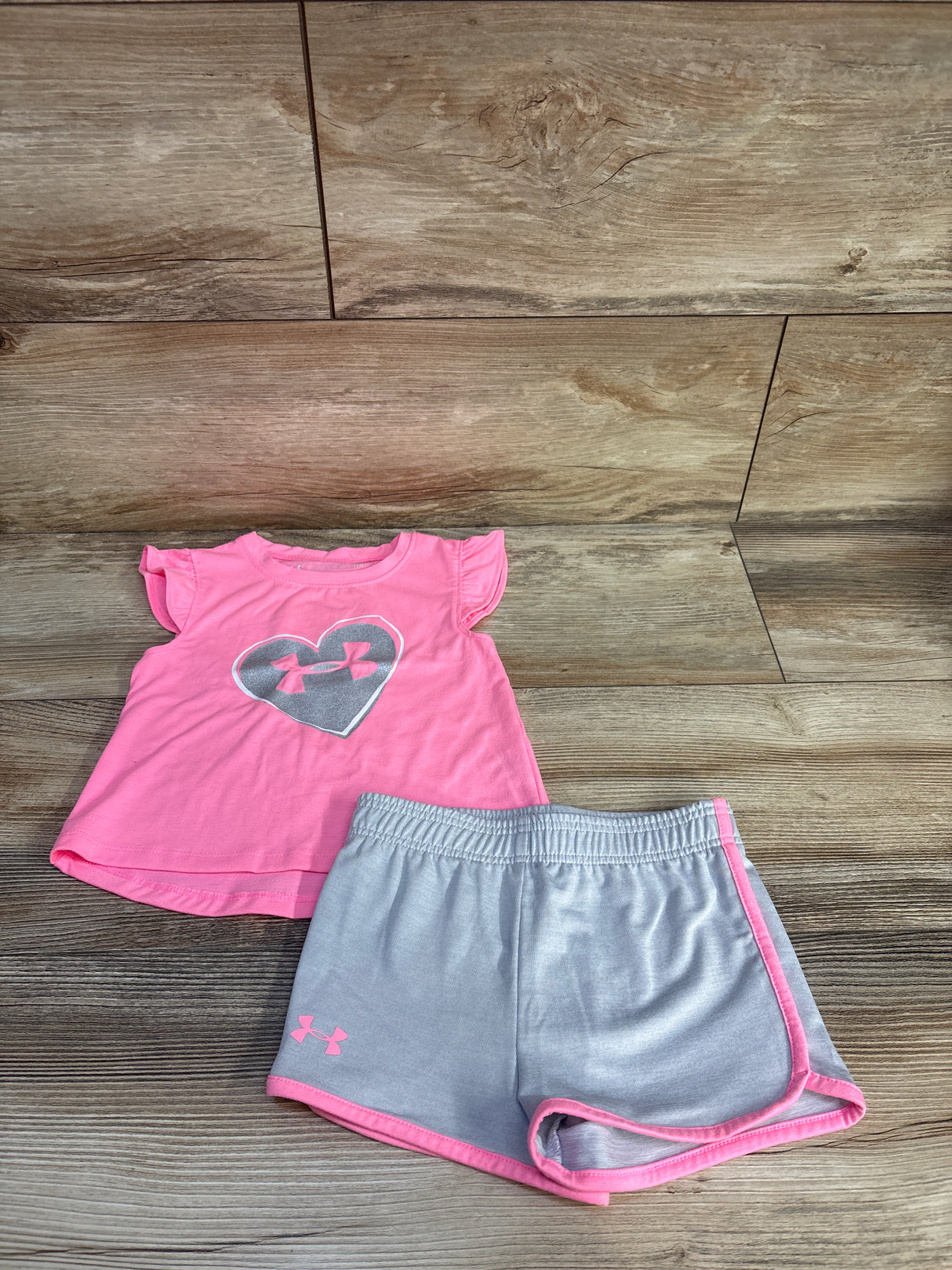 Under Armour 2pc Shirt & Shorts Set Pink sz 18m