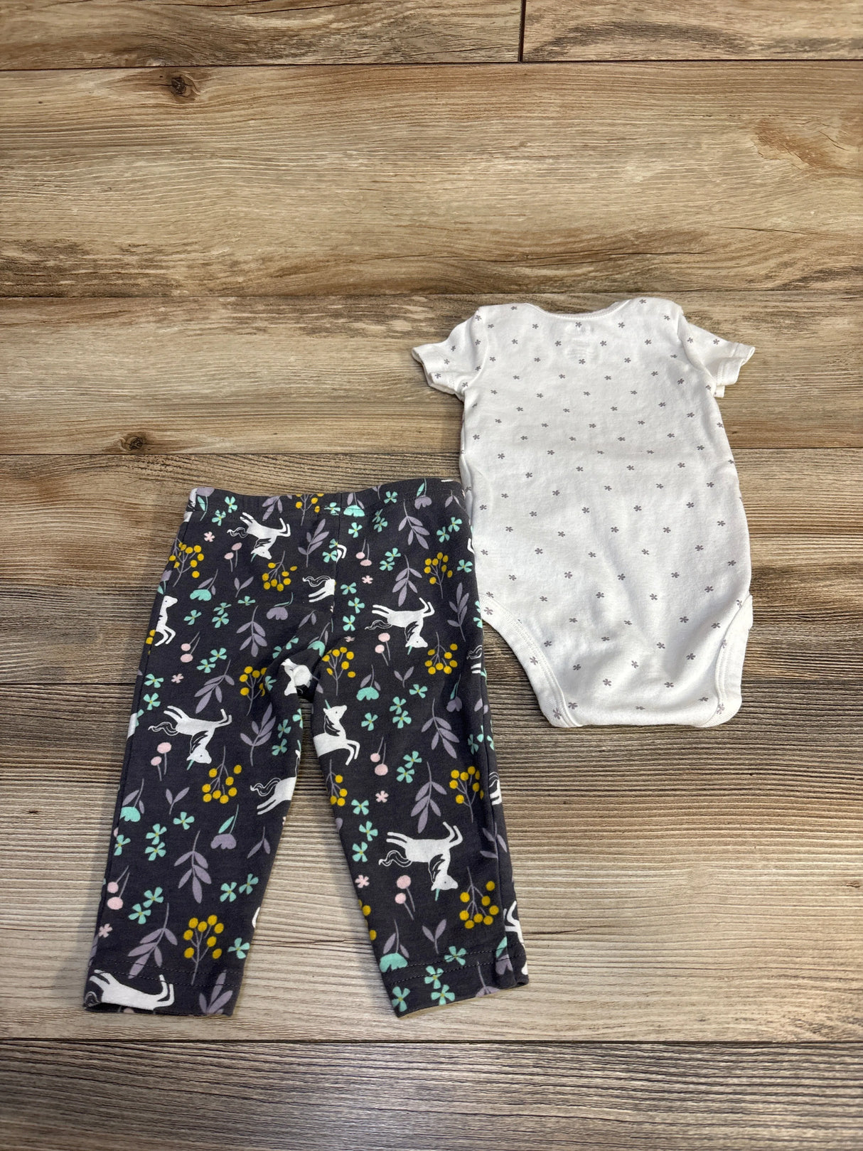 Simple Joys 2pc Bodysuit & Leggings White sz 3-6m - Me n Mommy To Be