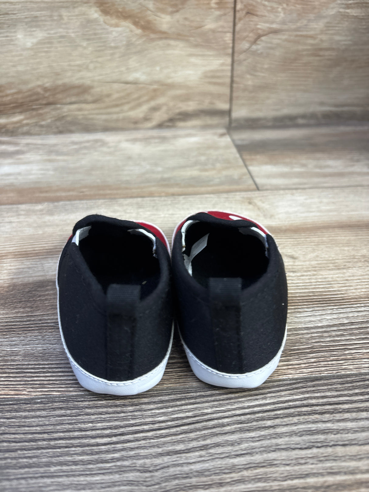 Disney Mickey Mouse Soft Sole Shoes Black/Red sz 4c
