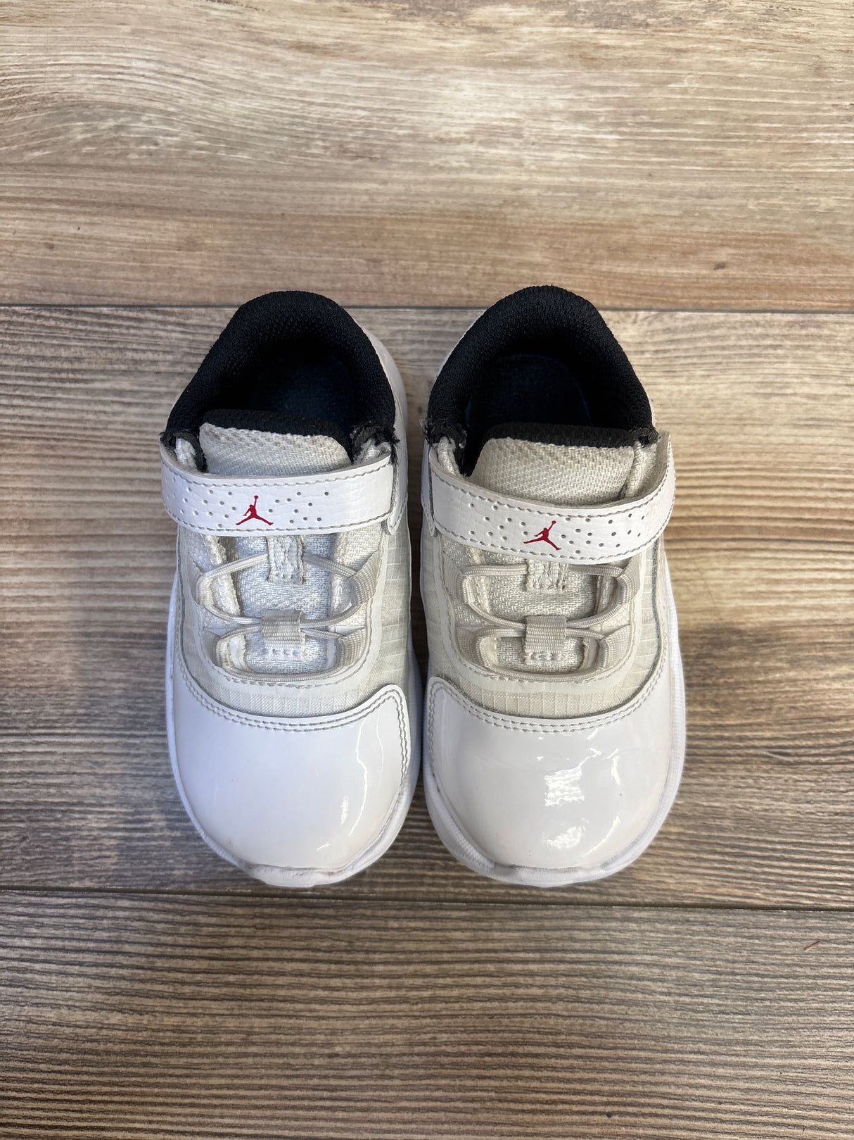 Air Jordan 11 CMFT Low GS 'White Varsity Red' Sneakers sz 7c