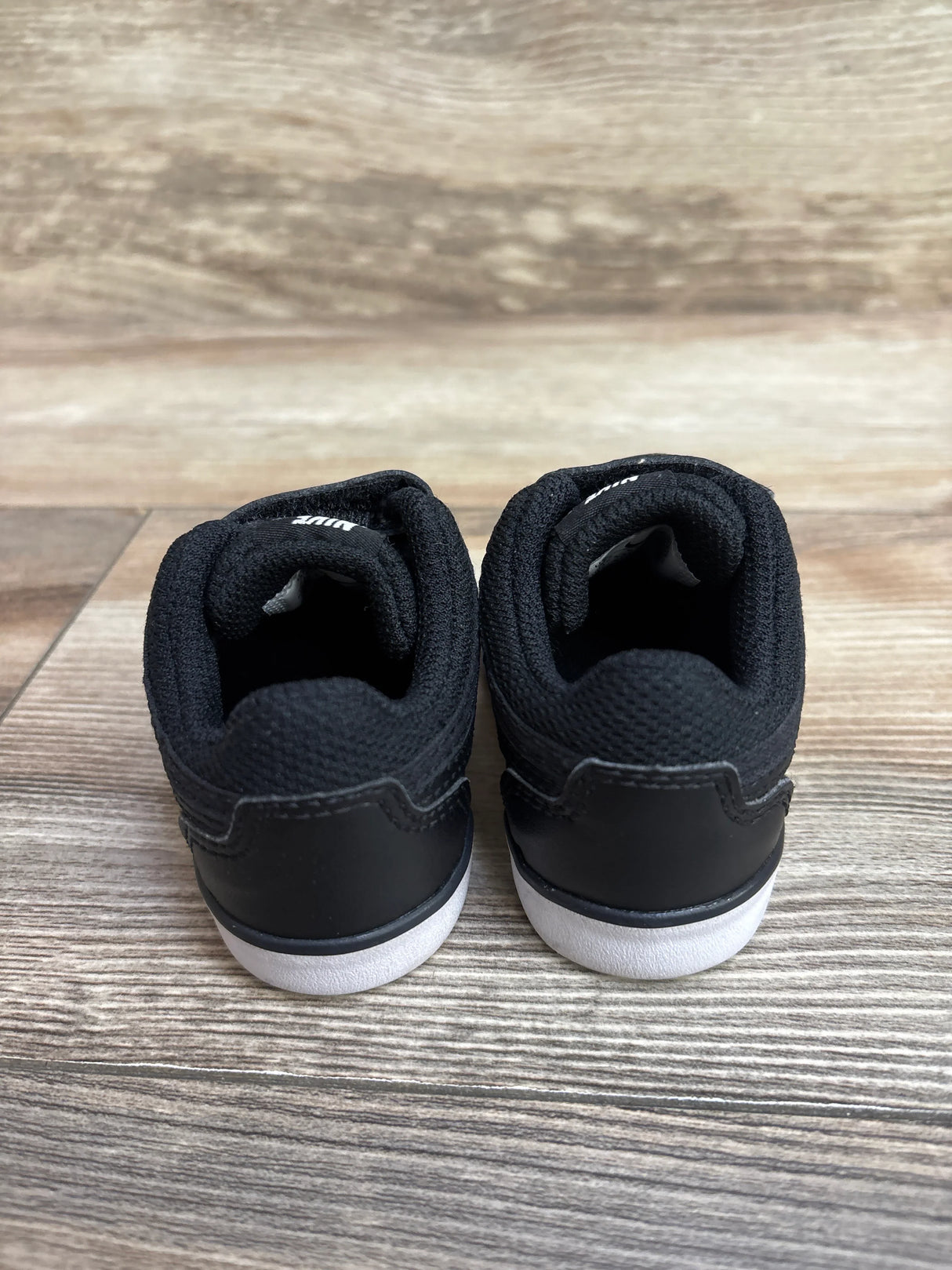 Nike Capri 3 Leather TD 'Black White' Sneakers sz 3c