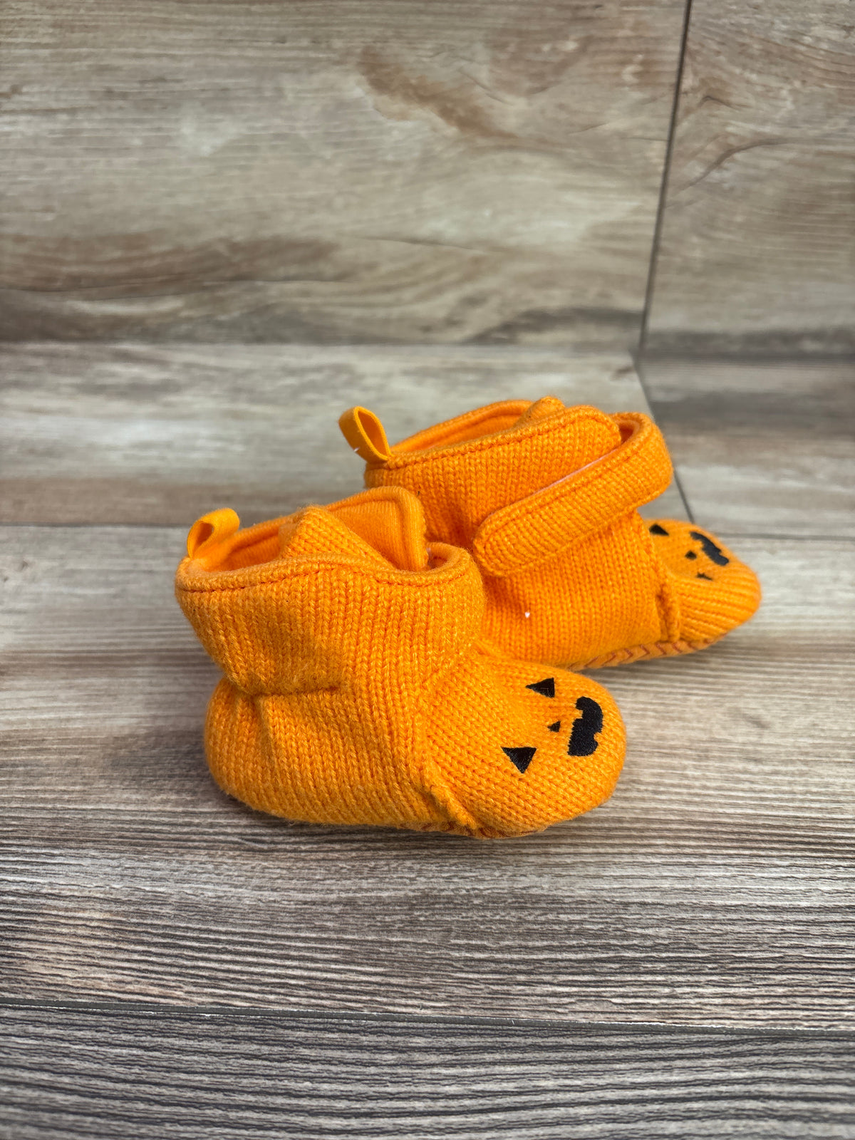 Cat & Jack Pumpkin Crib Booties Orange sz 2c