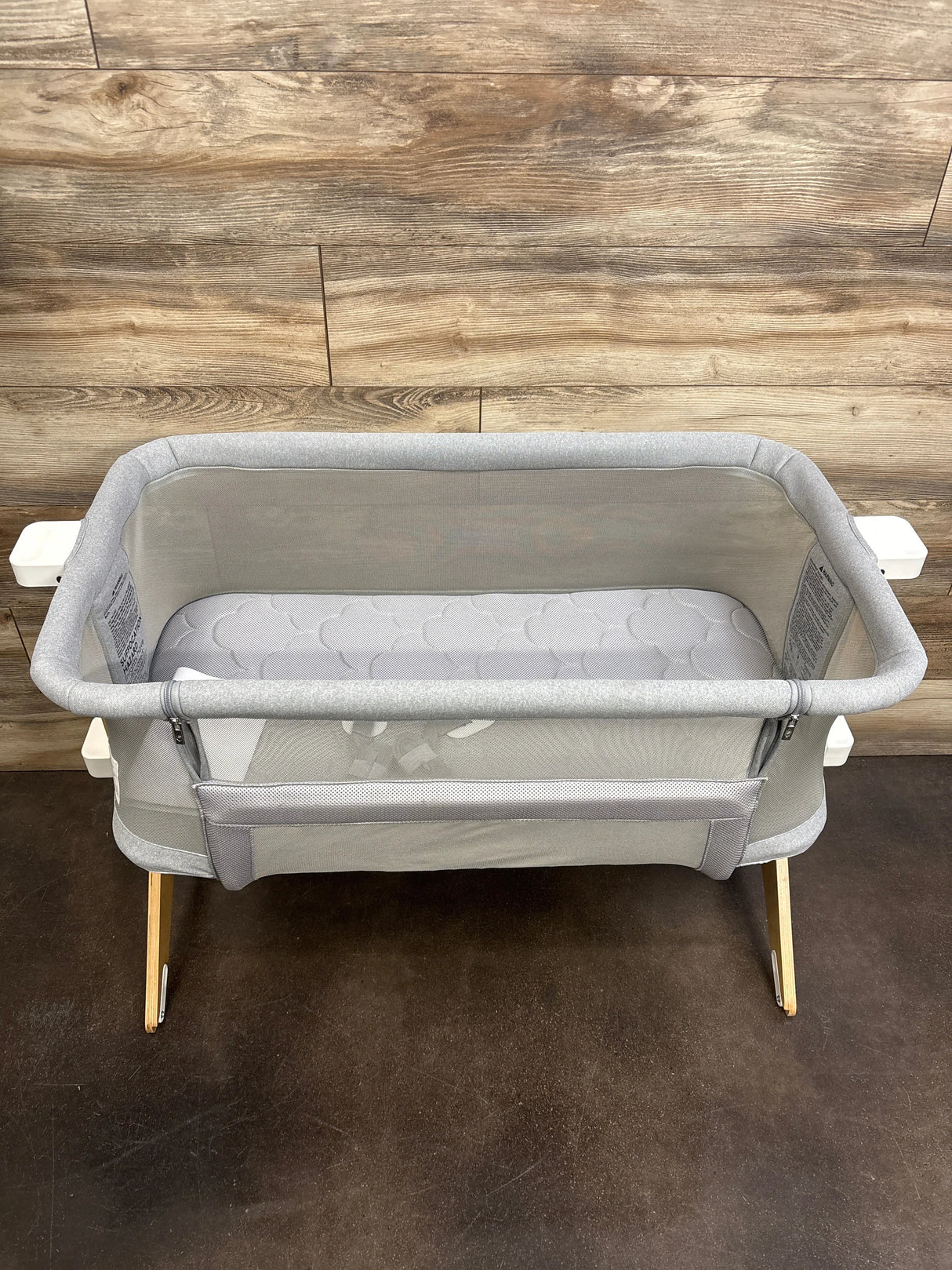 Newton Bassinet & Bedside Sleeper in Grey