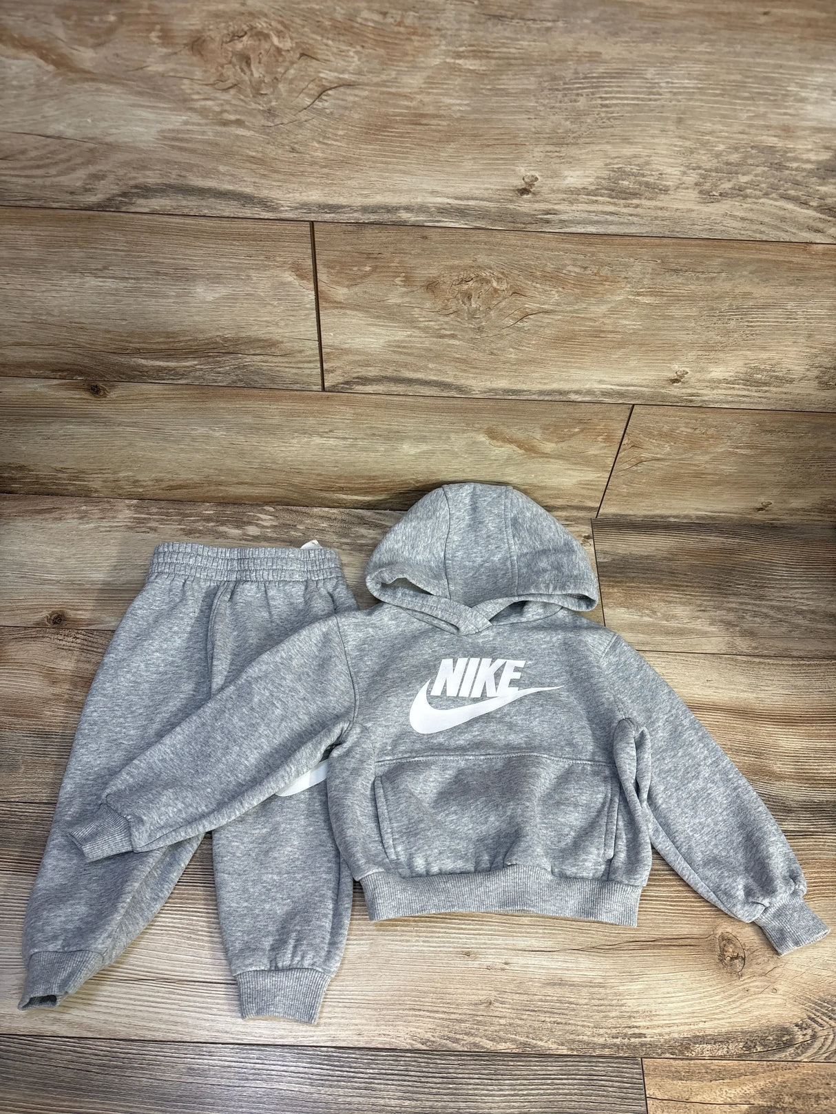 Nike 2pc Pullover Sweatshirt & Jogger Set Grey sz 3T