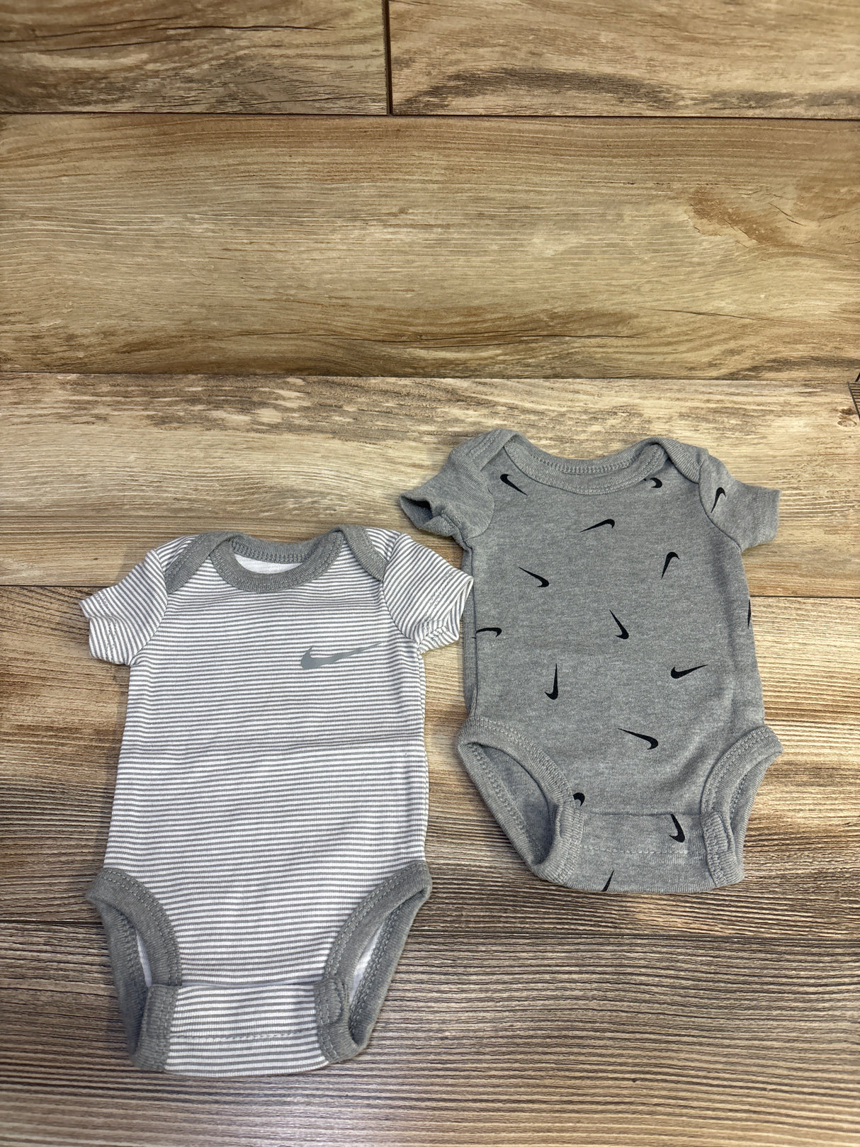 Nike 2pk Bodysuits Grey sz Newborn