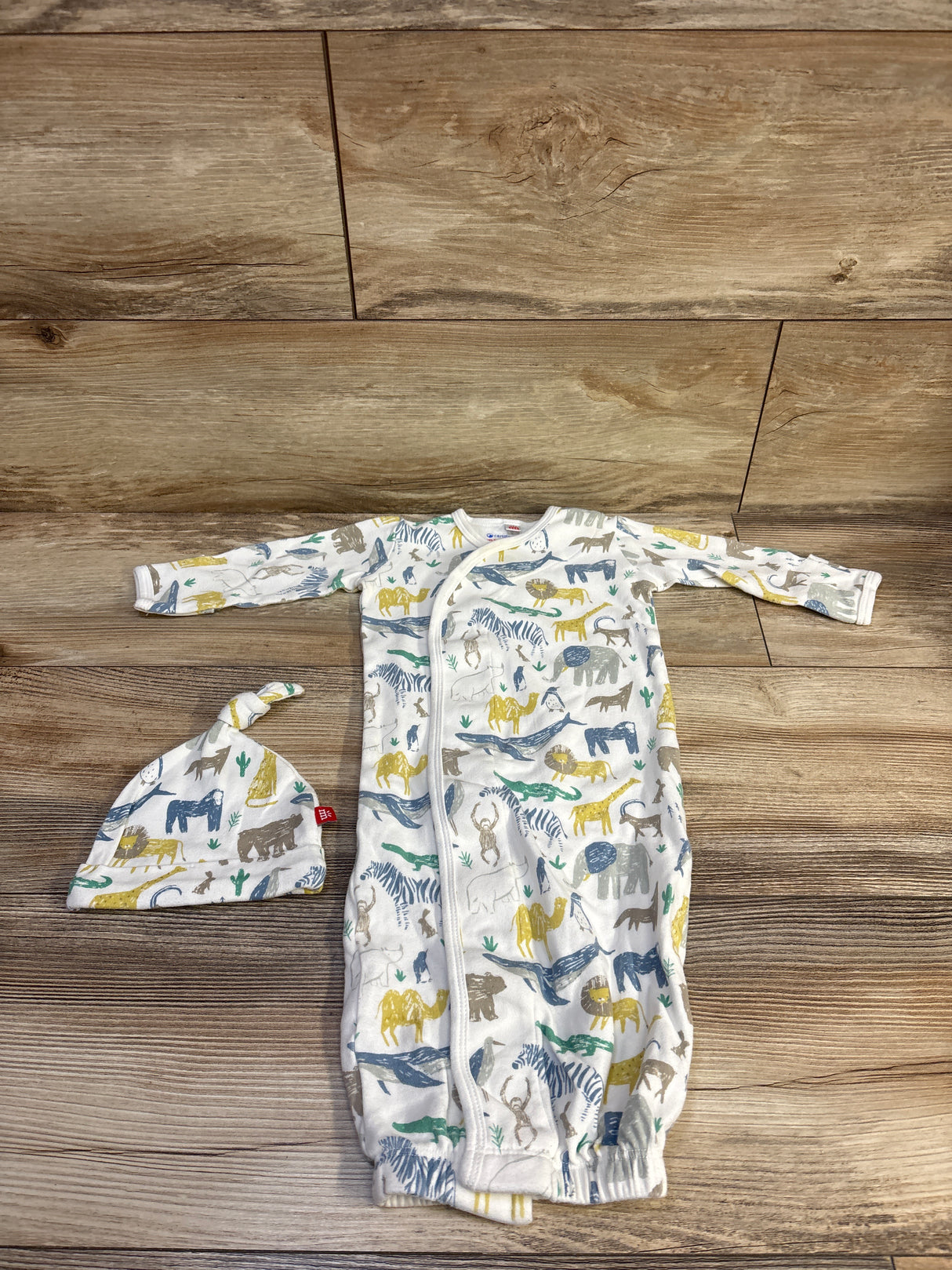 Magnetic Me 2pc Sleep Gown & Hat Set White sz 0-3m