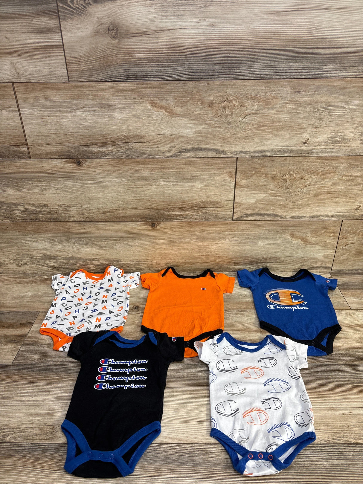 Champion Bodysuits 5pk White sz 3m