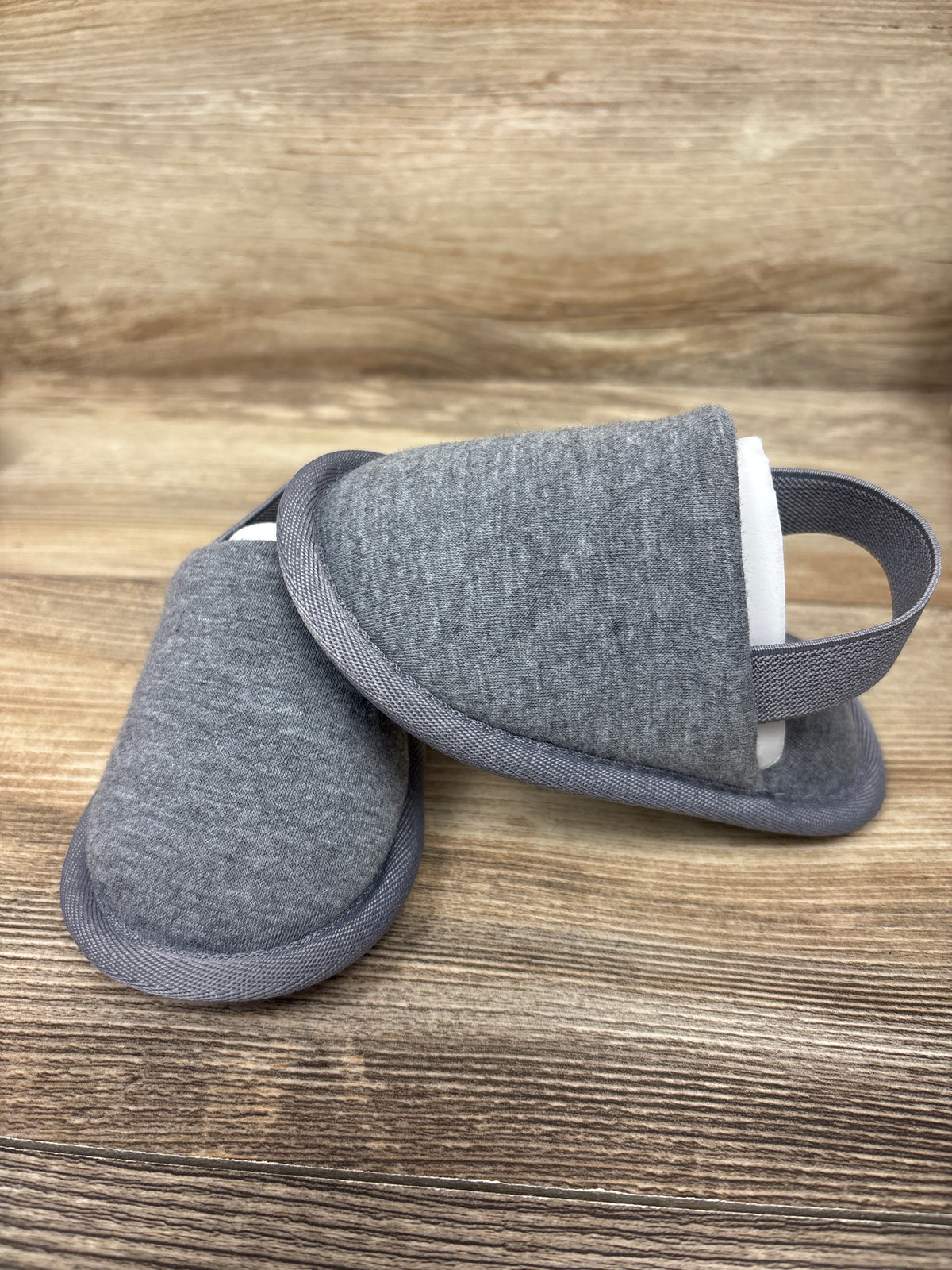 NWOT Cat & jack Jason Scuff Slippers Grey sz 5/6c