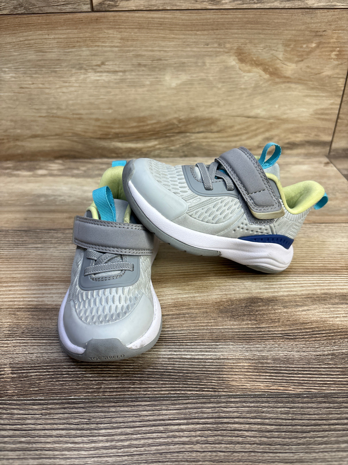 All In Motion Peyton Performance Sneakers Grey sz 6c