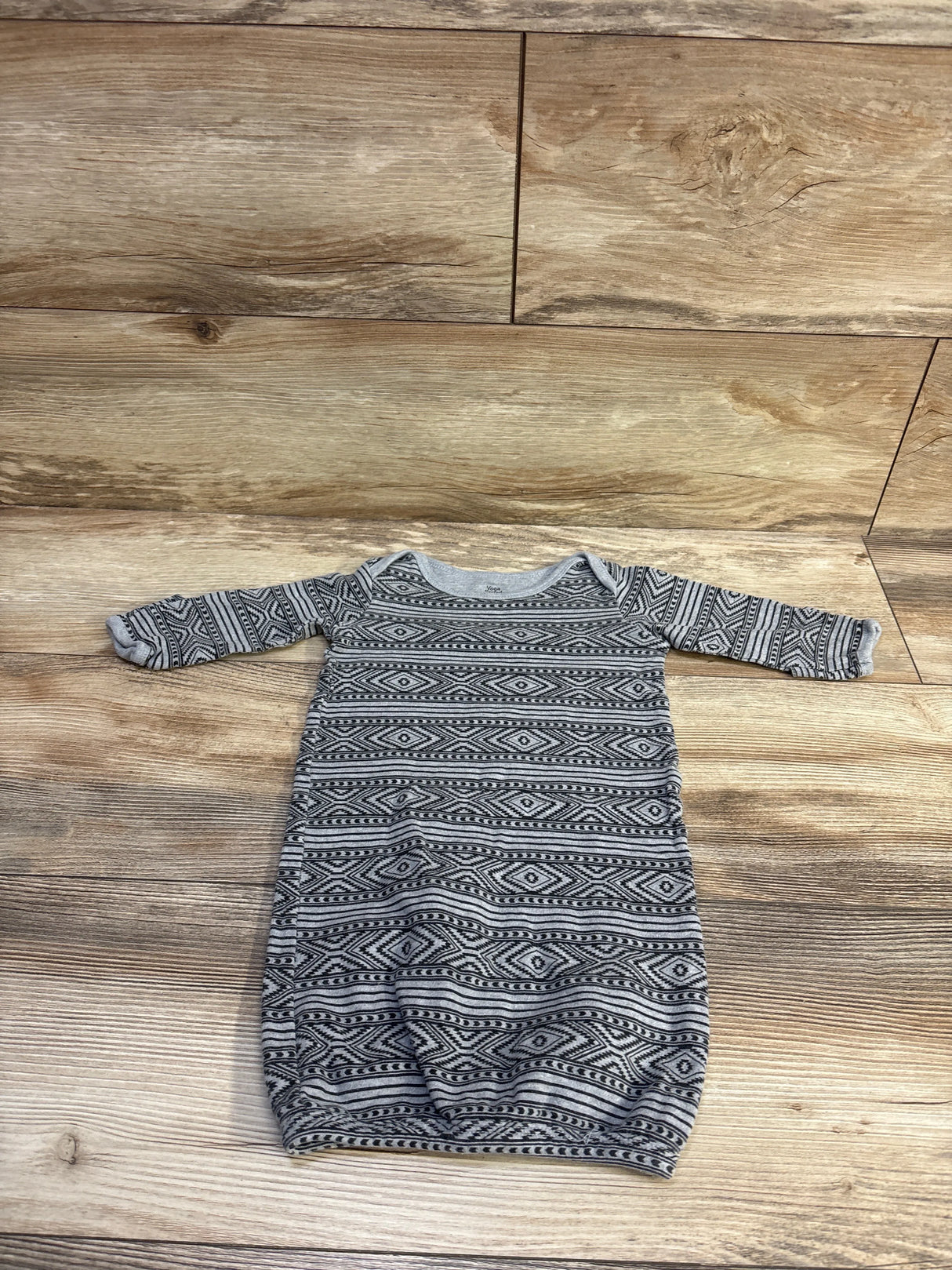 Yoga Sprout Patterned Sleep Gown Grey sz 0-6m