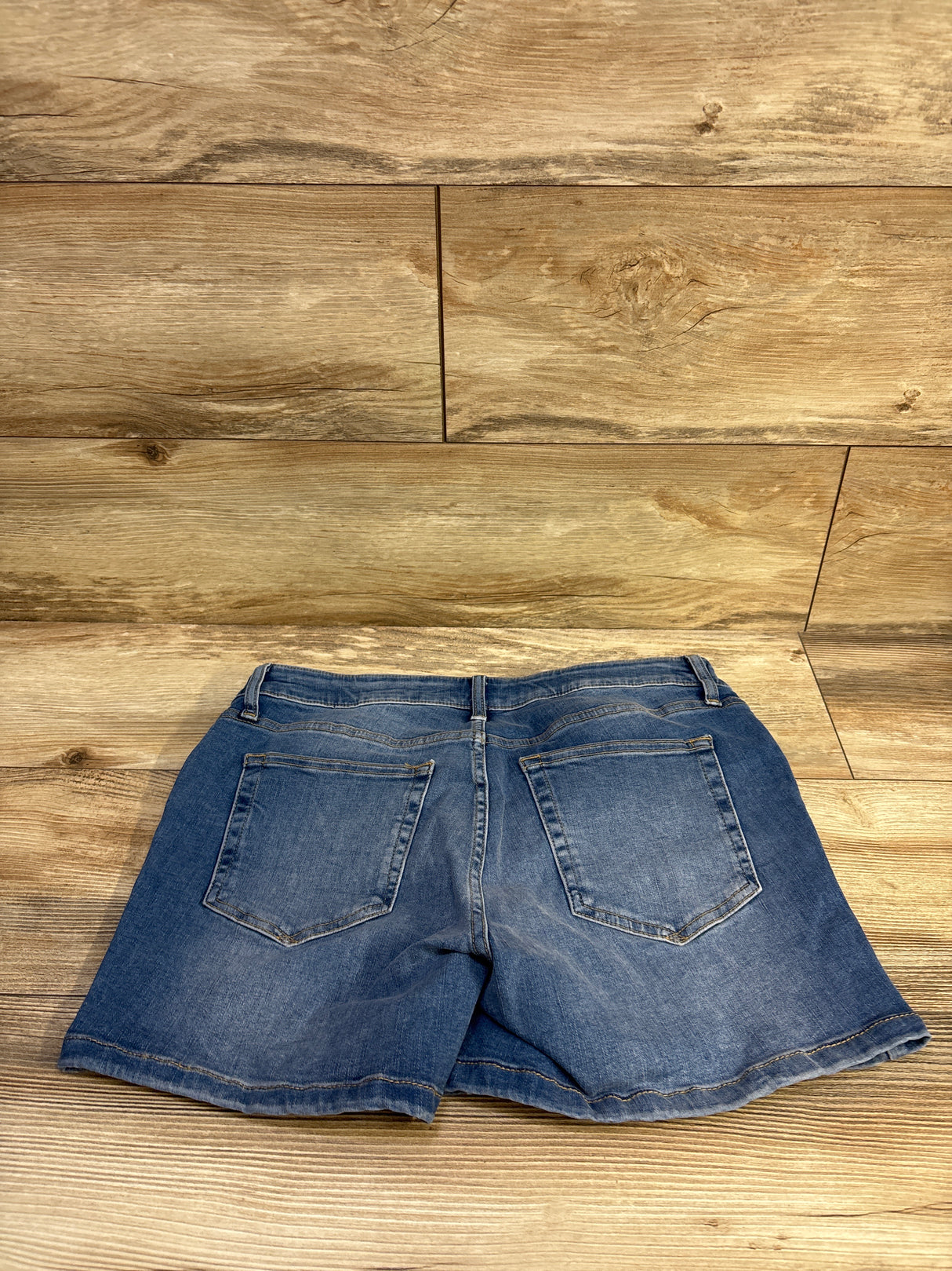 NEW Gap Maternity 4" Inset Panel Denim Shorts Medium Wash Blue sz Medium (29/8)