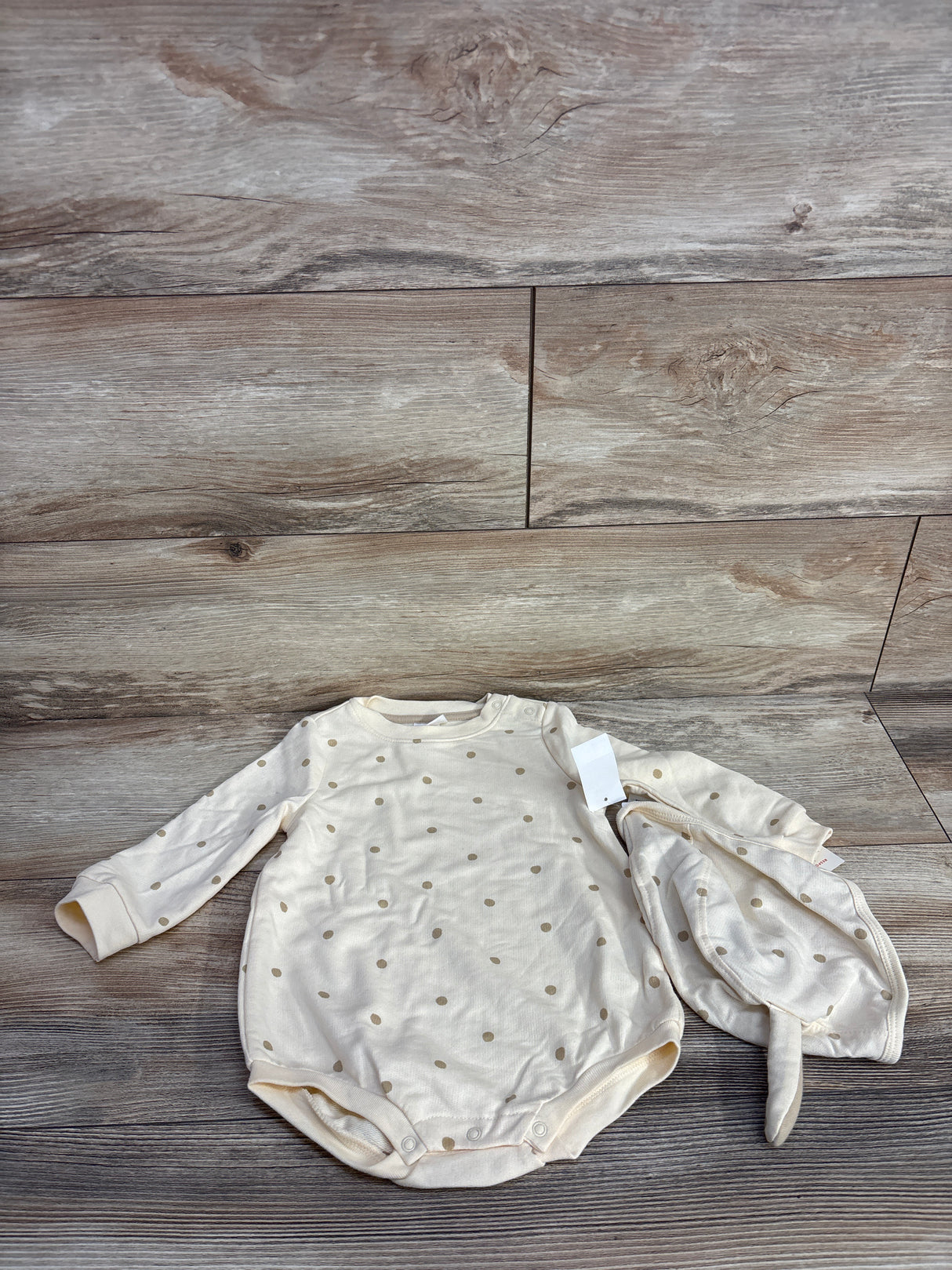 NEW Cat & Jack Polka Dot Bodysuit & Hat Set Yellow sz 12m