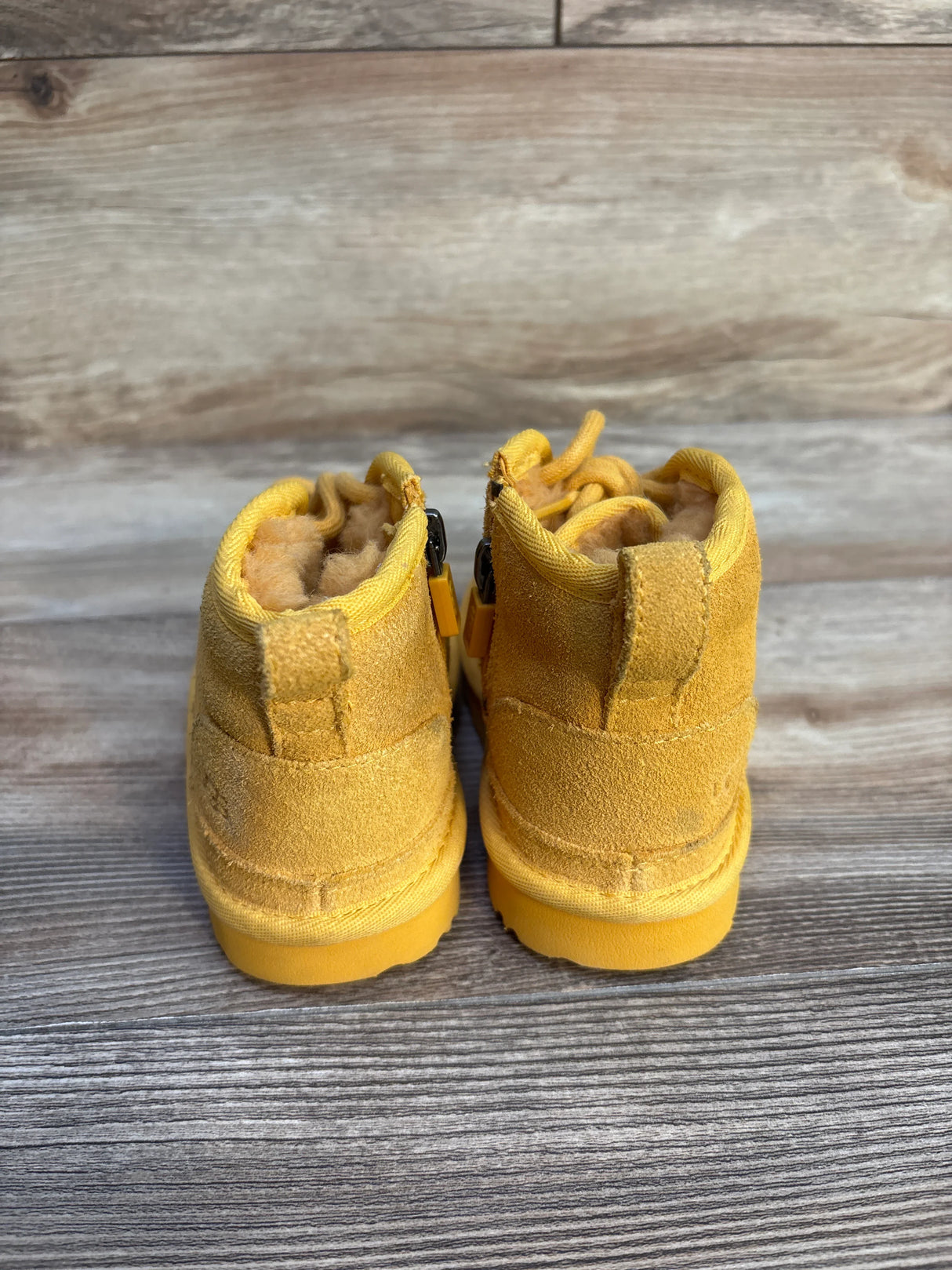 NWOT Ugg Neumel II Boots, Yellow sz 8c