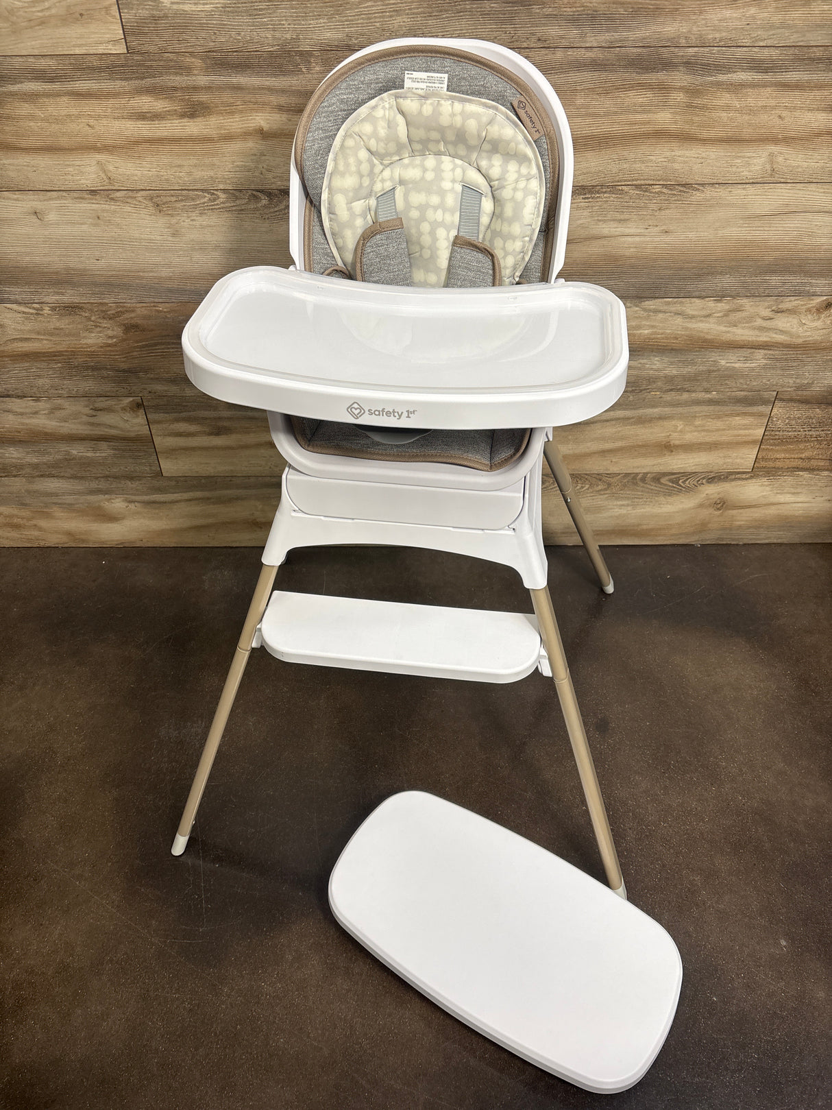Safety 1st Grow and Go Rotating High Chair in French Gray
