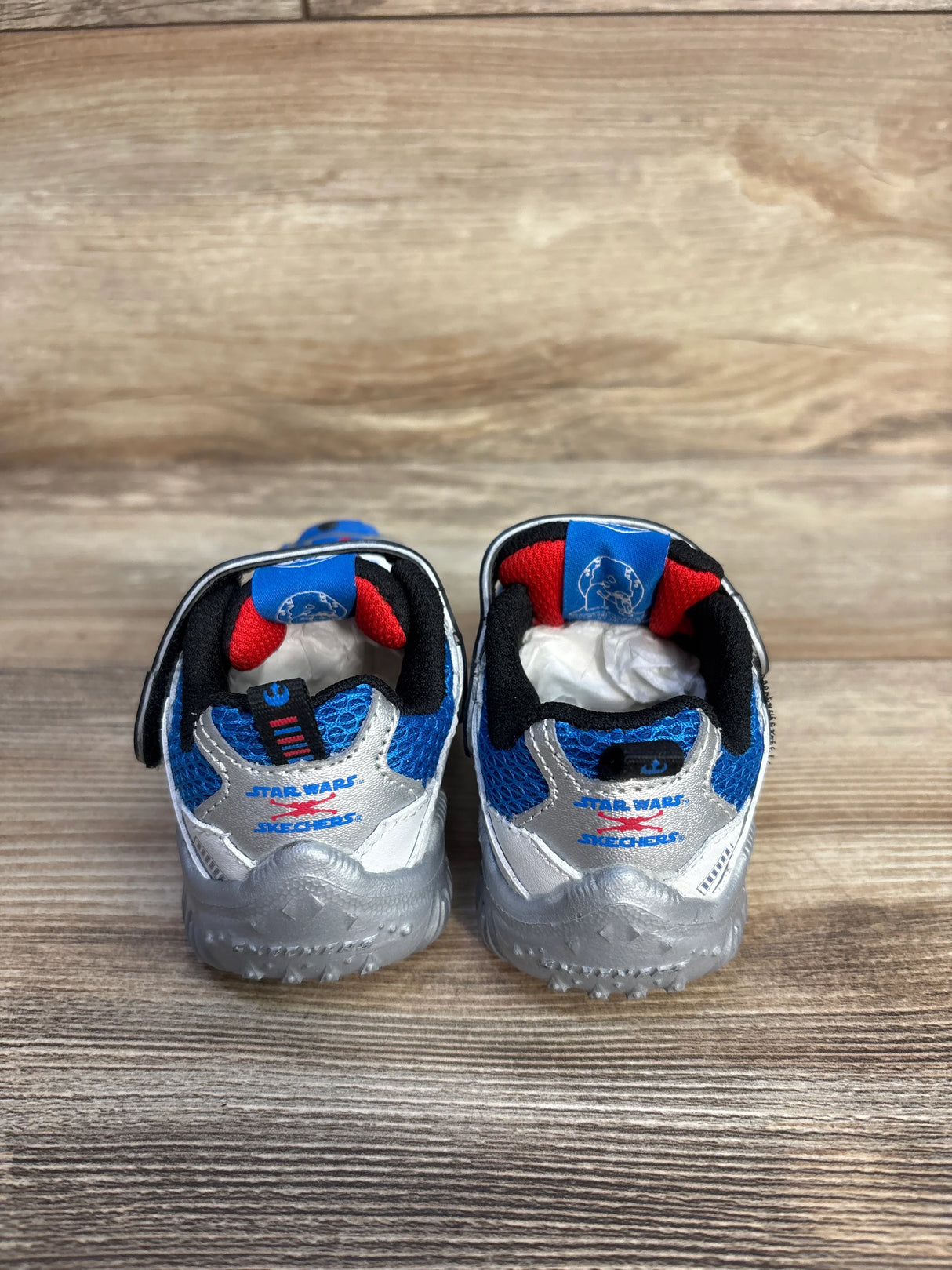 NWOT Star Wars x Skechers R2-D2 Light Up Shoes Blue sz 5c