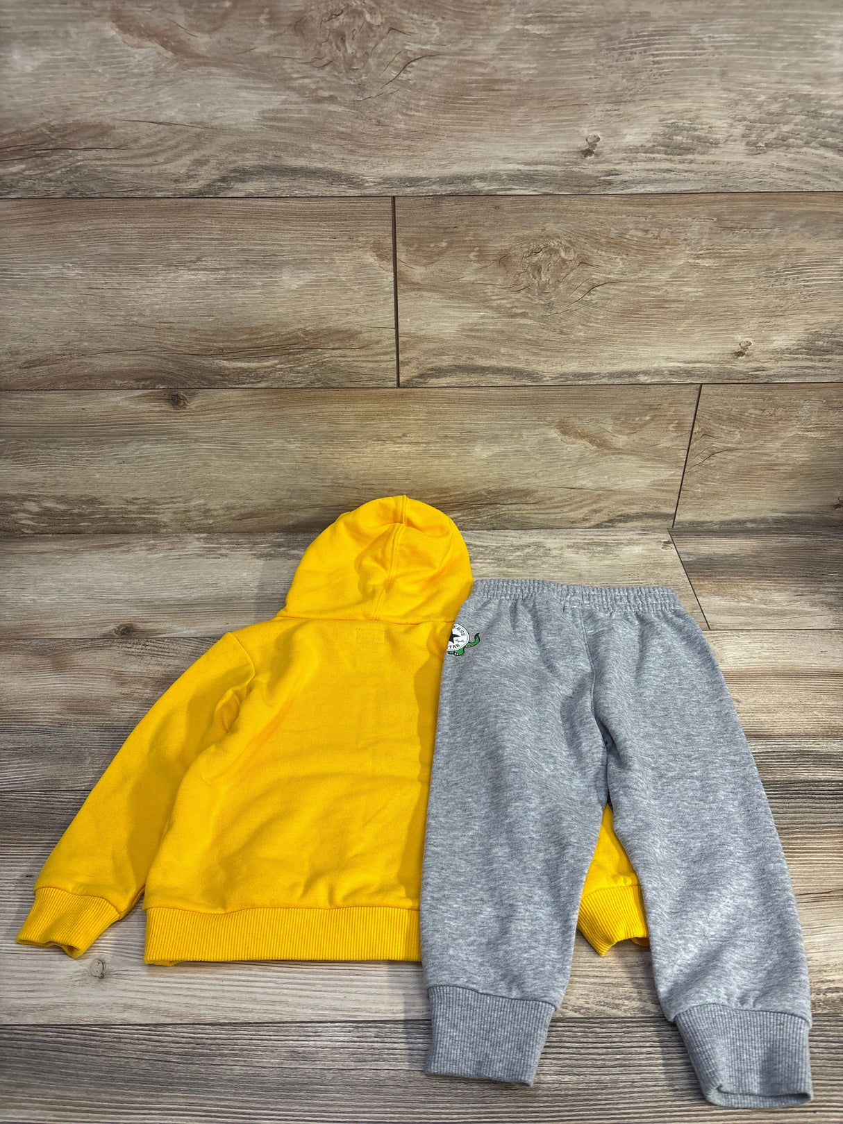 Converse 2pc Pullover Hoodie & Joggers Set Yellow sz 24m