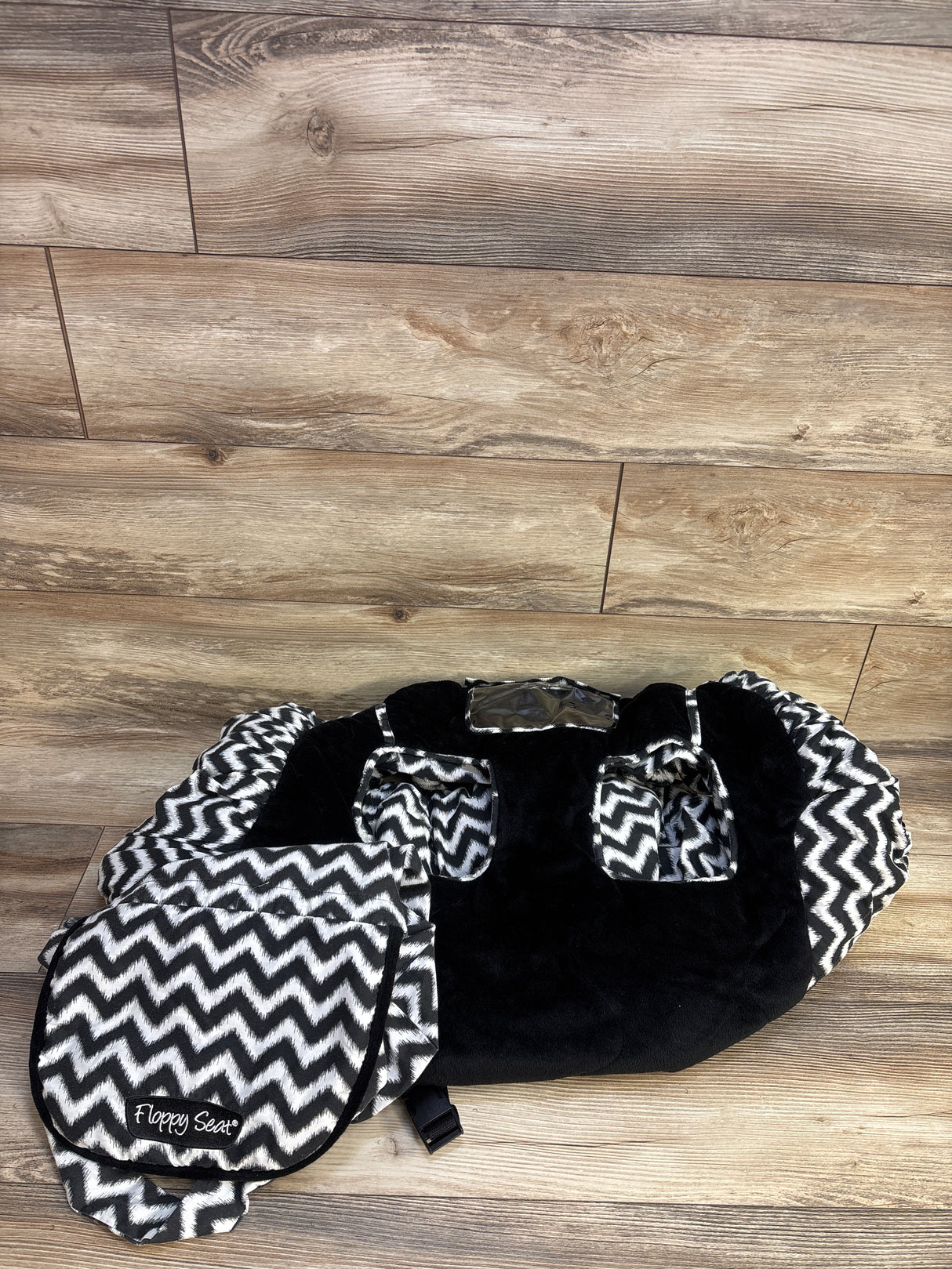 Floppy Seat Shopping Cart Cover Black & White Chevron