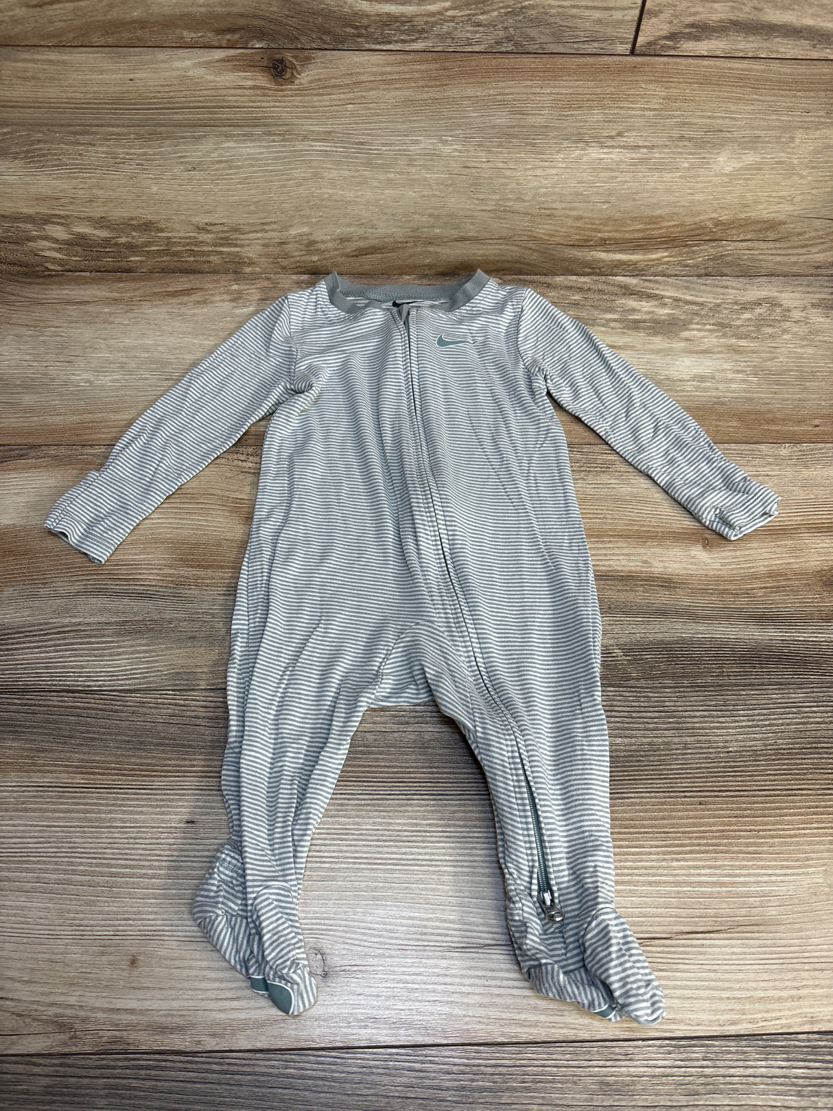 Nike Striped Sleeper Slate sz 6m