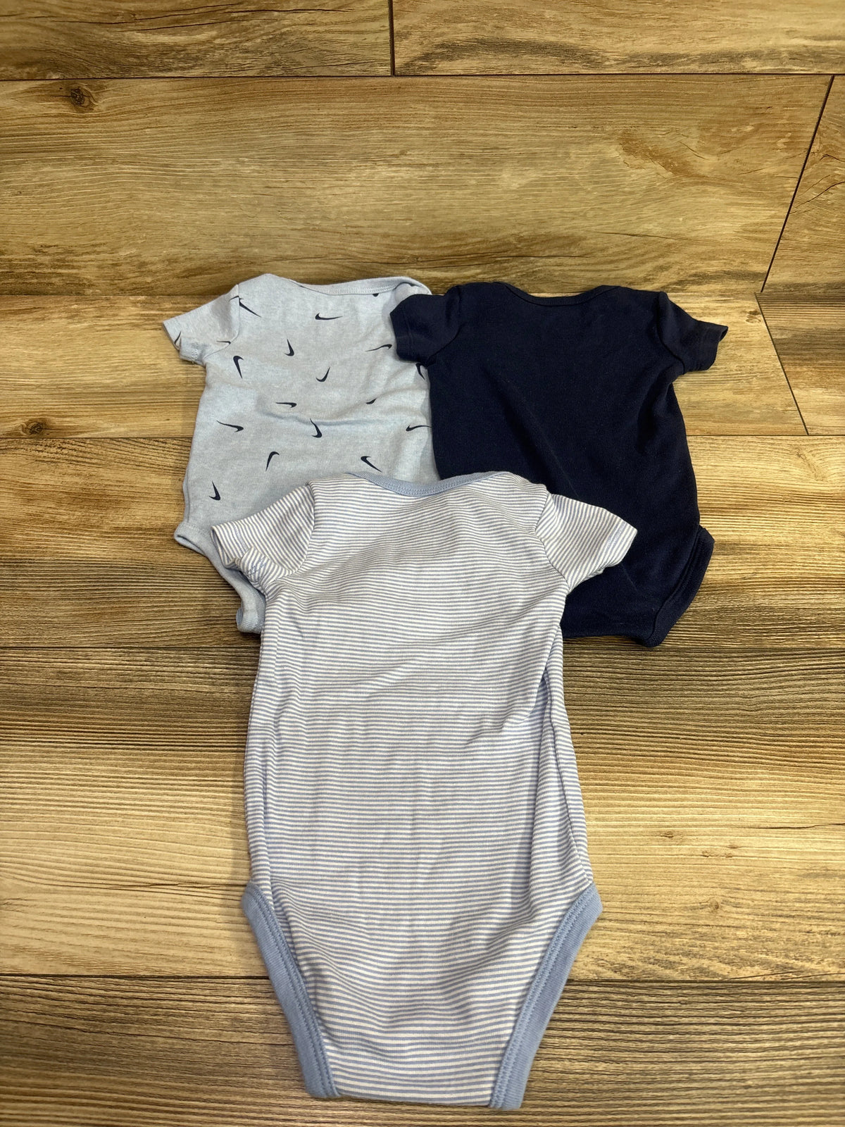 Nike 3pk Bodysuit Blue sz 9m