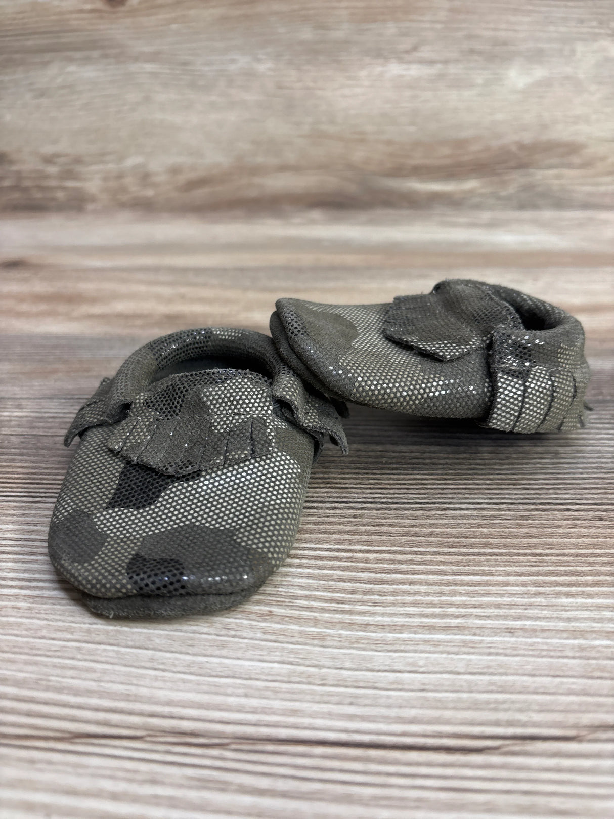 BirdRock Baby Soft Sole Moccasin Shoes Camo Green sz 4c