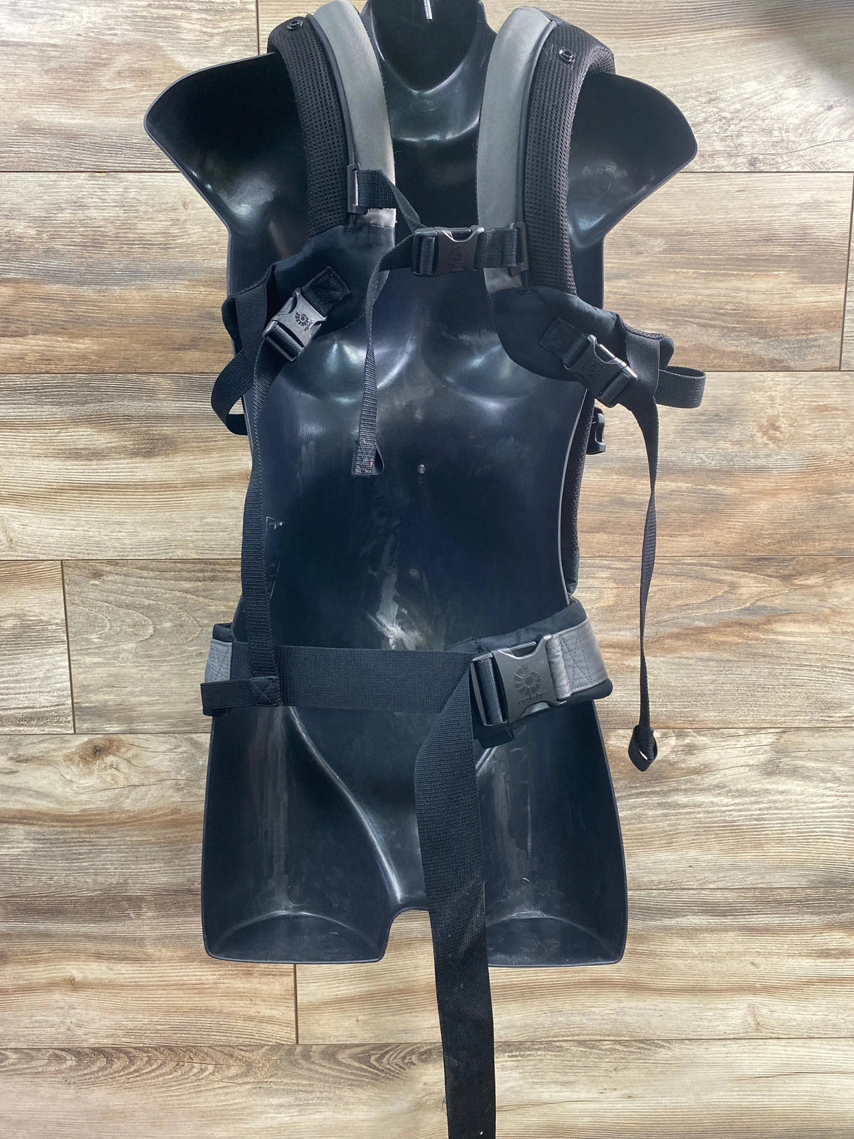 ErgoBaby 360 All Position Cool Air Mesh Baby Carrier in Black - Me n Mommy To Be