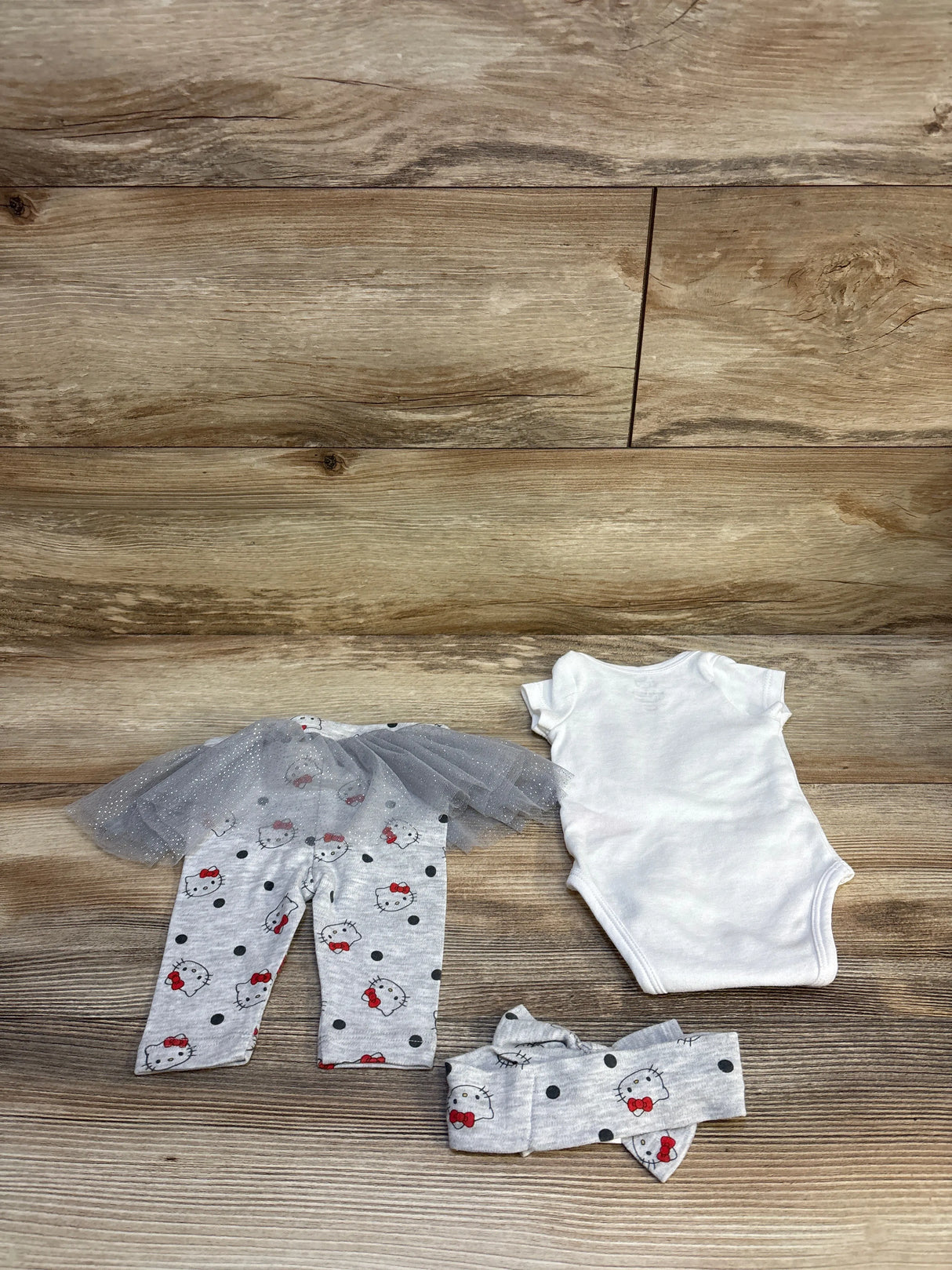 Hello Kitty 3pc Textured Bodysuit & Skeggings Set White sz 3m
