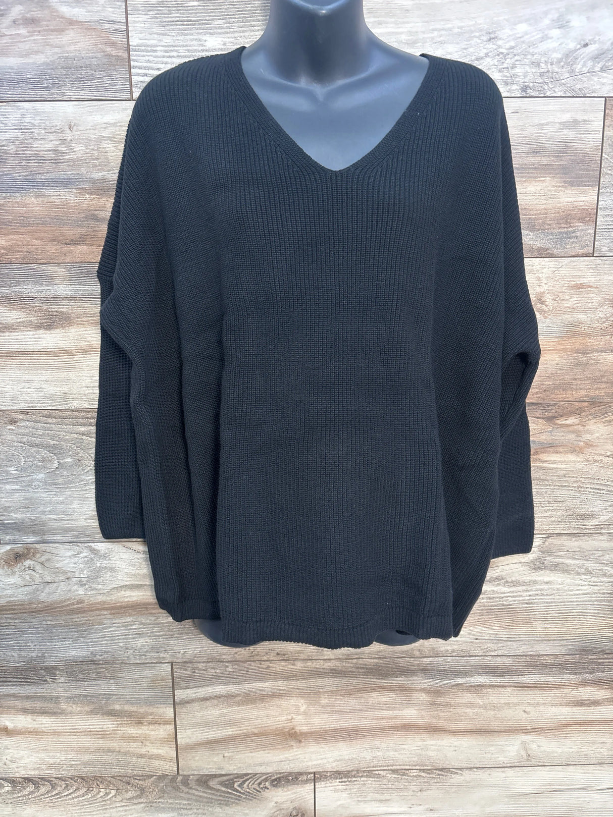 NWOT Gap Maternity V-Neck Sweater in True Black sz Medium