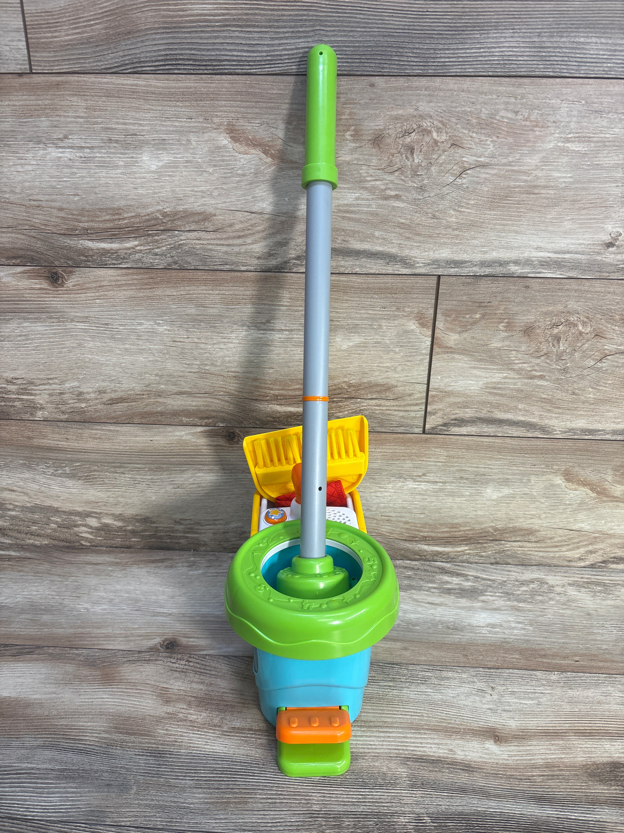 Leapfrog Clean Sweep Learning Caddy Mop & Broom Set