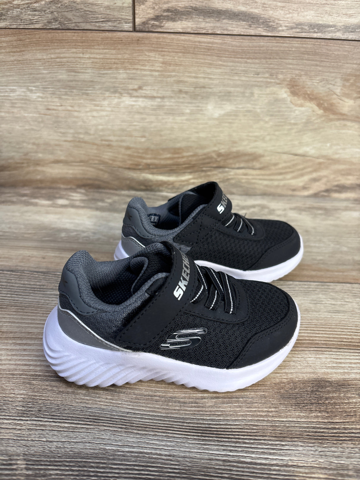 Skechers Bounder Trekzic Sneakers Black sz 7c