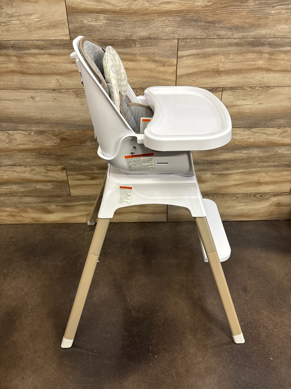 NWOT Safety 1st Grow and Go Rotating High Chair in French Gray