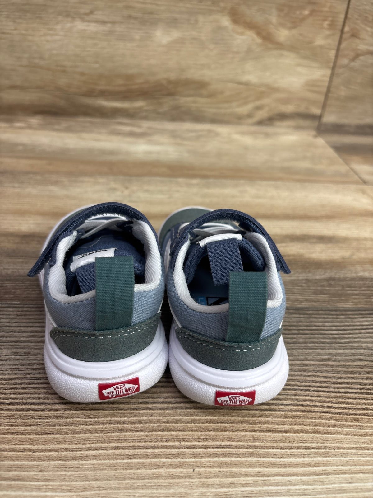 Vans UltraRange V Sneakers Green sz 5c