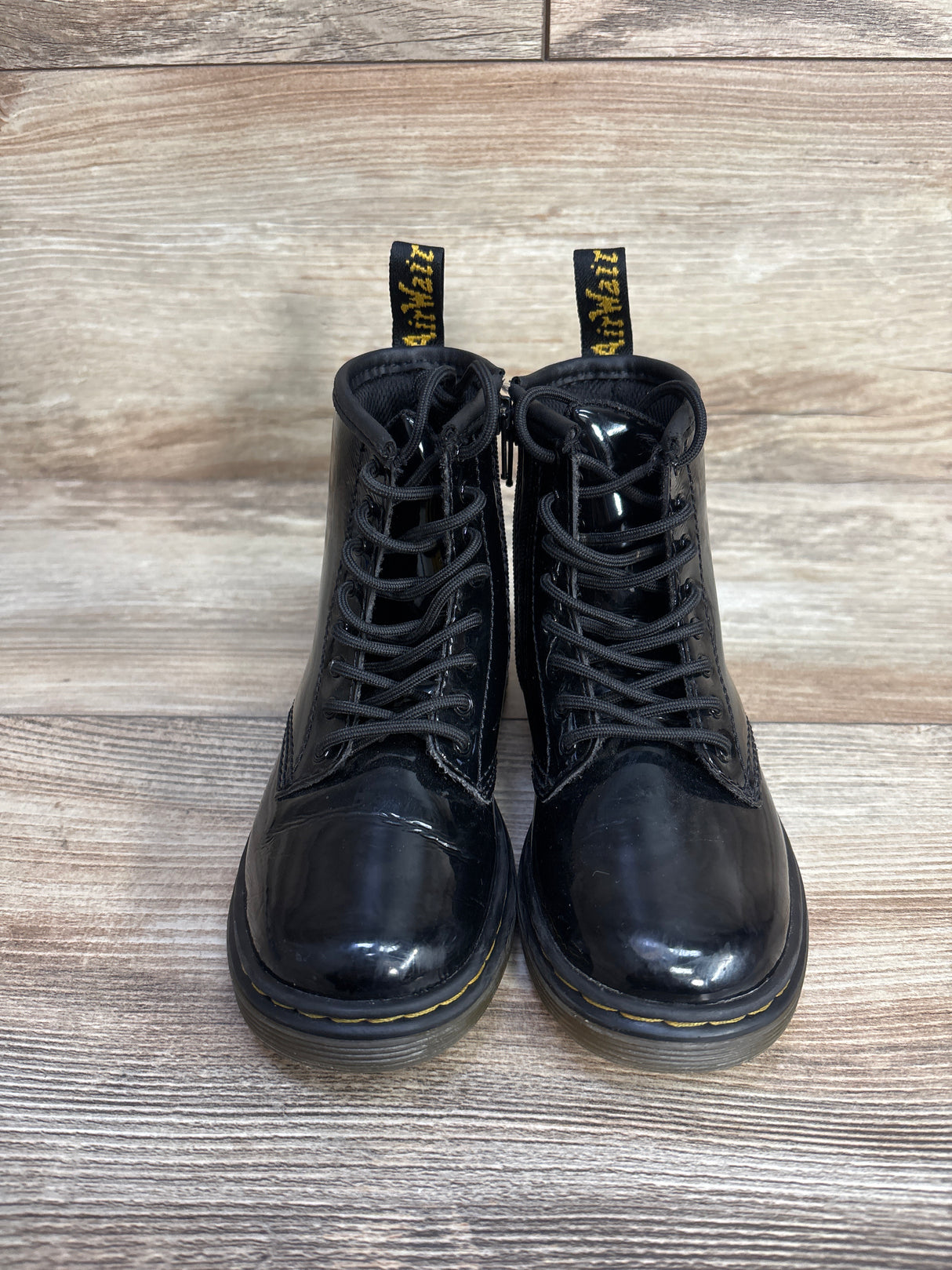 Dr. Martens Lace Up Boots in Patent Leather Black sz 10c