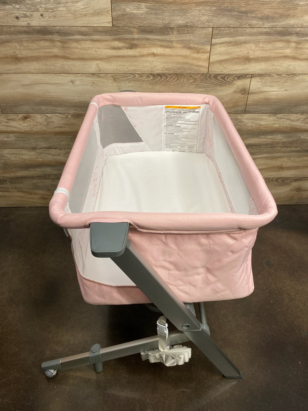 NEW Dream On Me Skylar Bassinet and Beside Sleeper, Pink