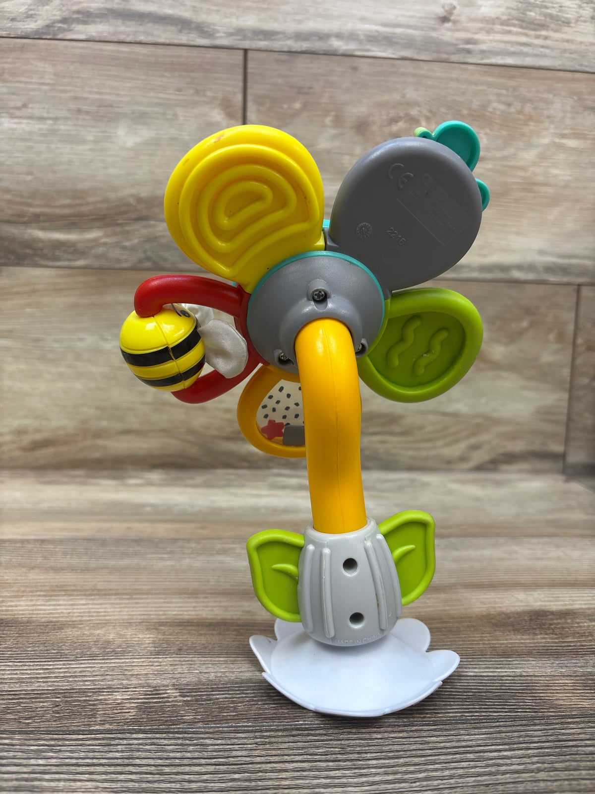 Infantino Stay & Play Fun Flower Suction Toy
