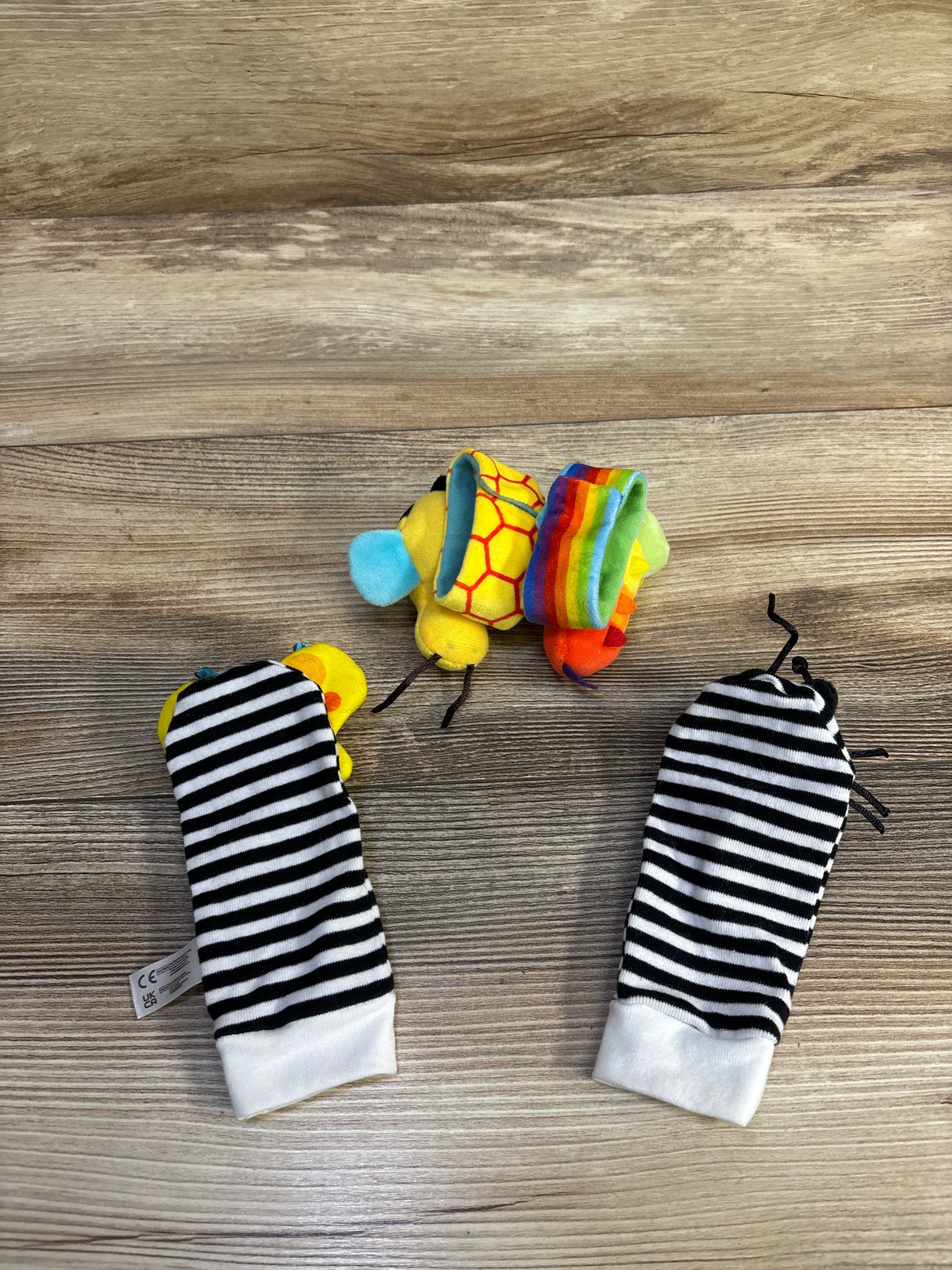 Infinno Baby Wrist Rattle Socks and Foot Finder Set 4pk sz 0-12m