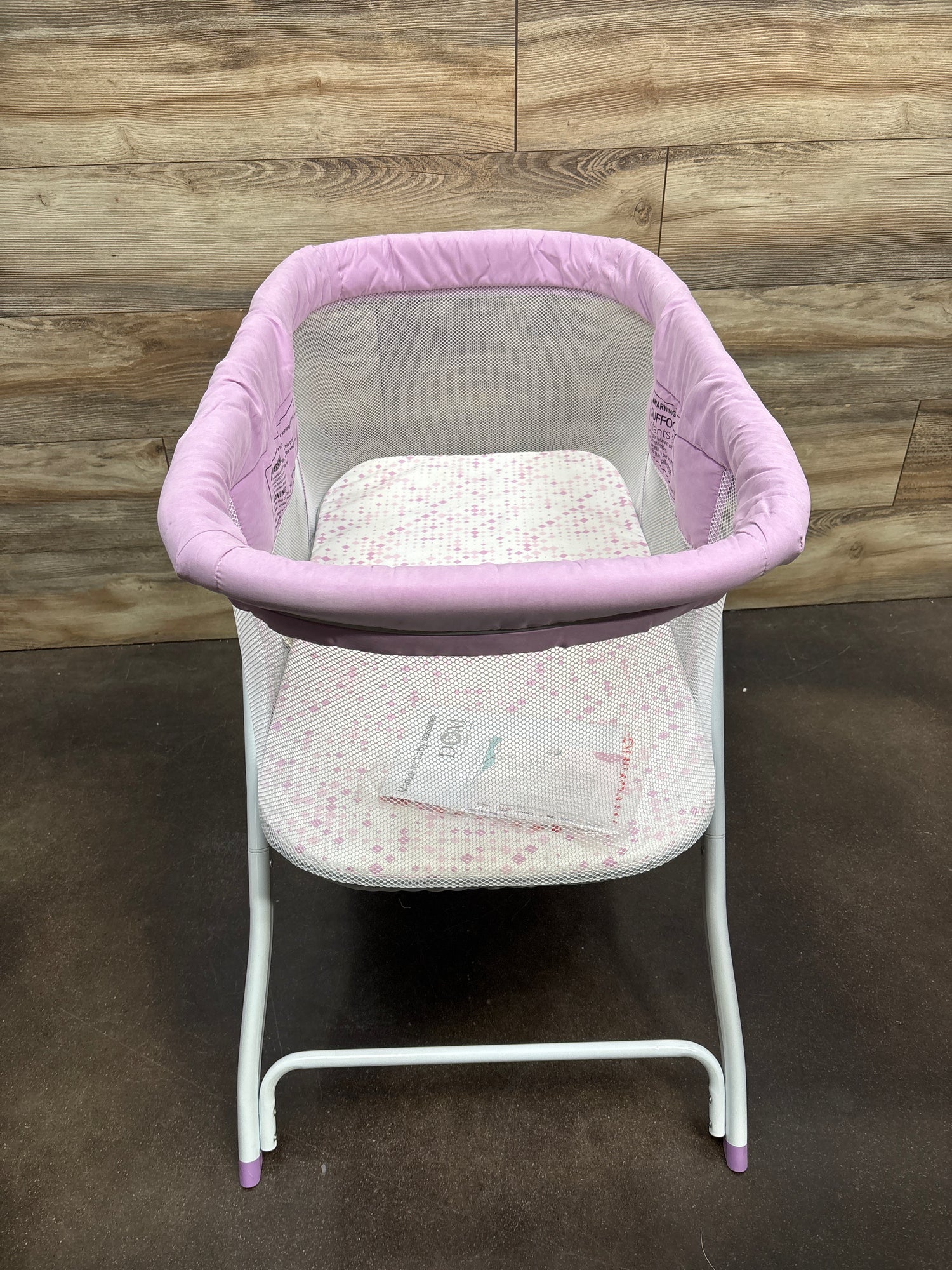 Dream On Me Poppy Traveler Portable Bassinet - Purple