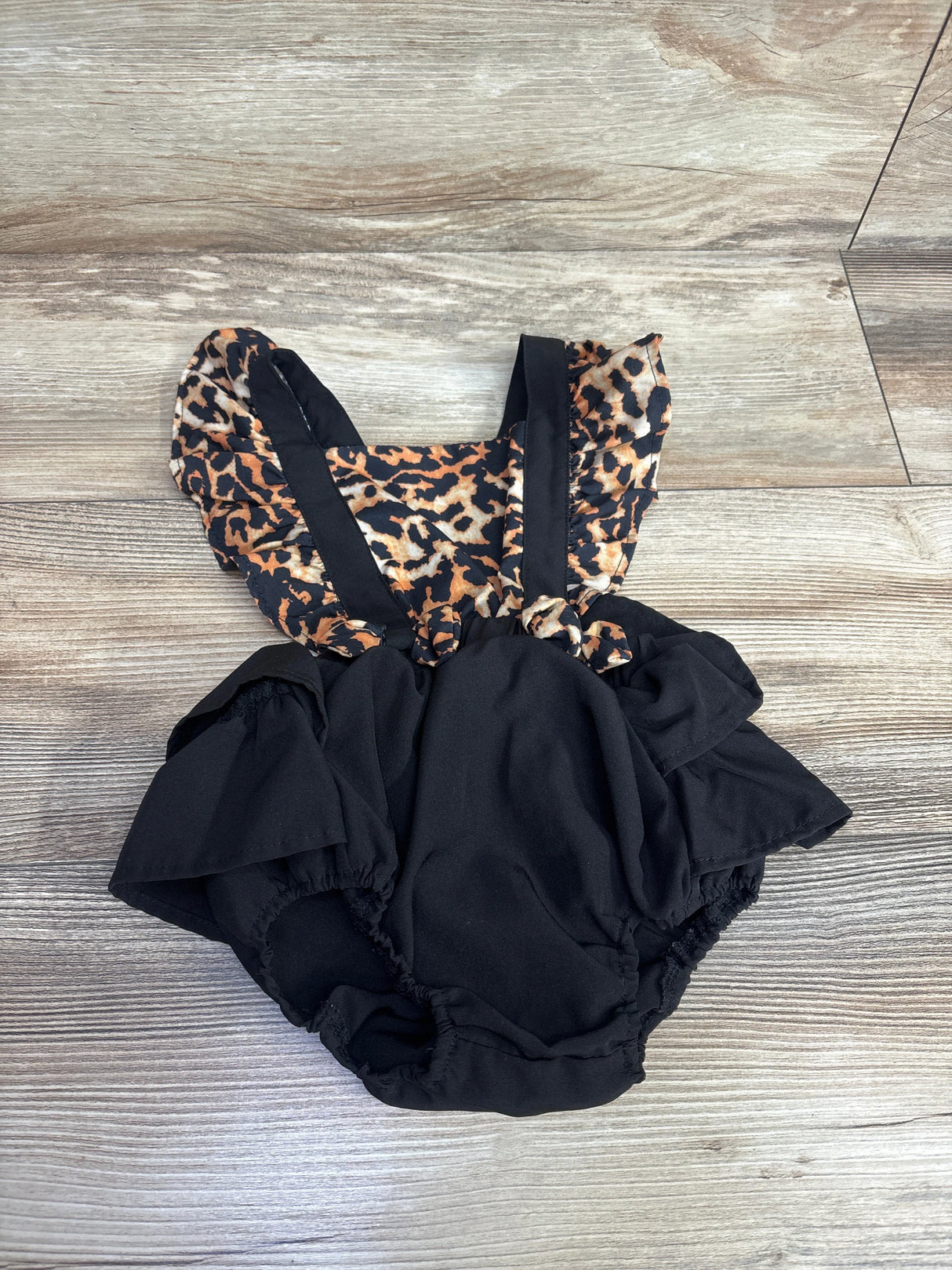 Ruffled Leopard Print Overall Bubble Romper Black sz 0-3m