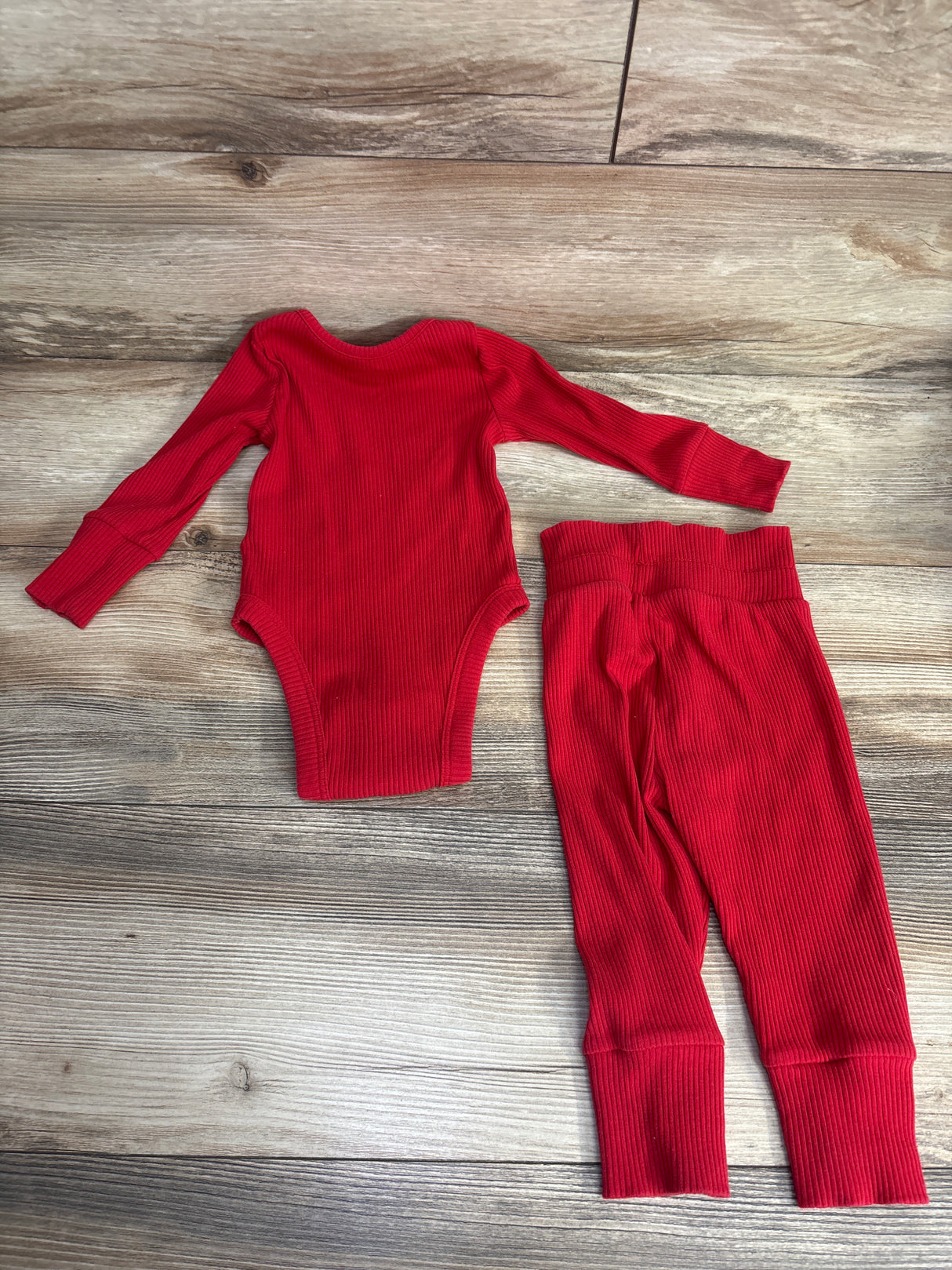 Baby Gap 2pc Ribbed Bear Bodysuit & Pants Set Red sz 6-12m