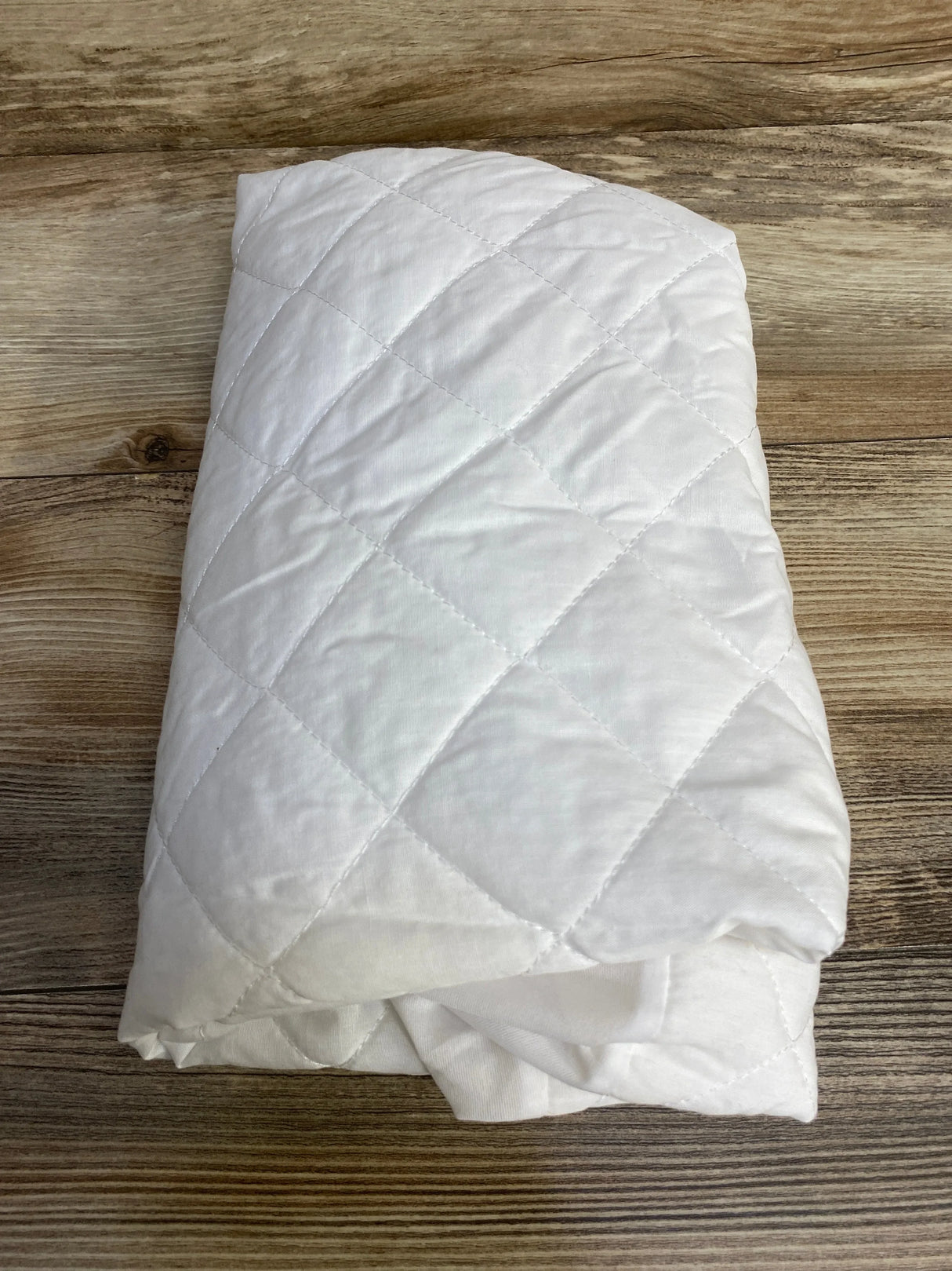 Bassinet & Bedside Sleeper Quilted Sheet White - Me n Mommy To Be