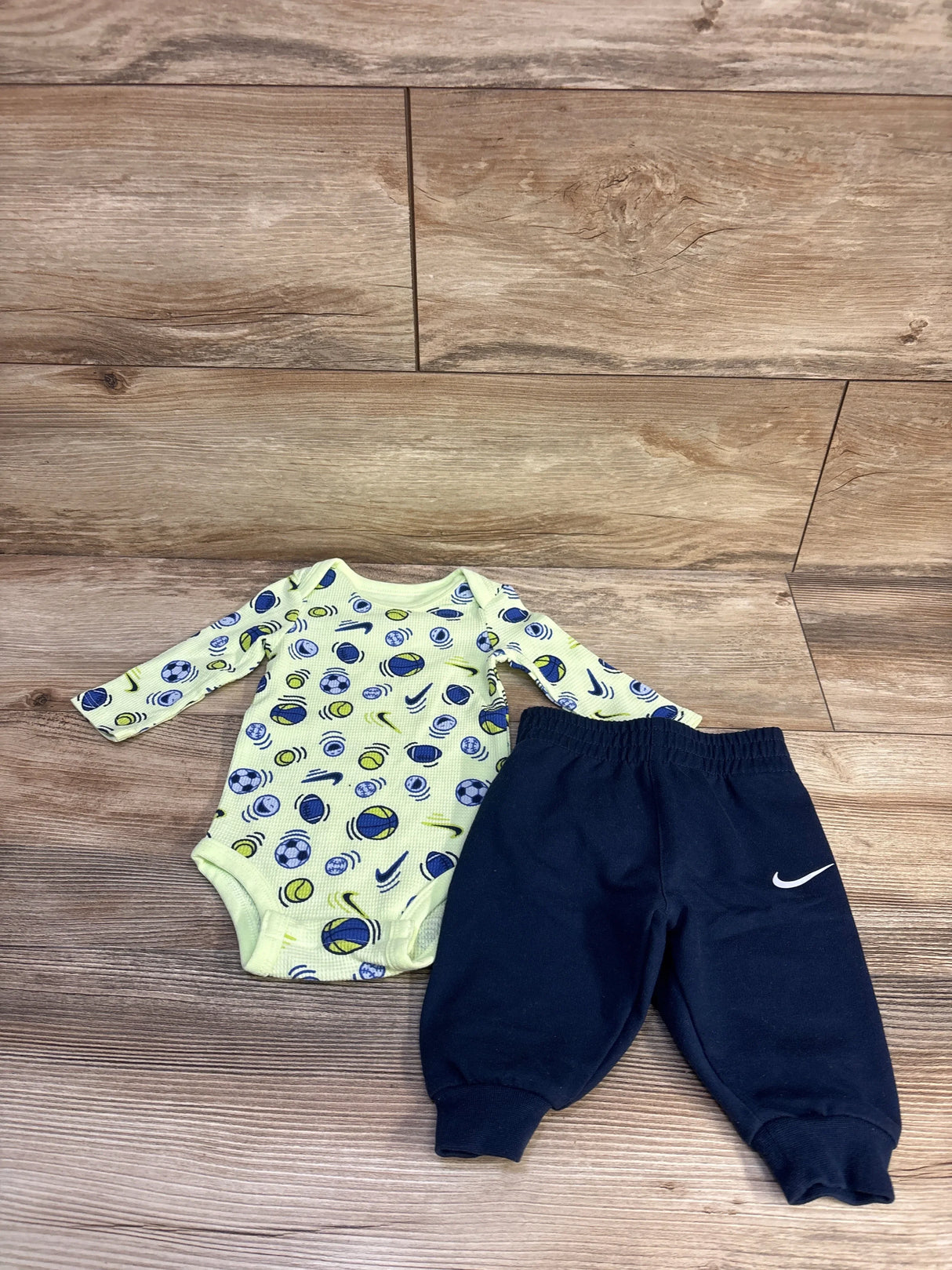 Nike 2pc Waffle Knit Bodysuit & Joggers Set Lime Green sz 6m
