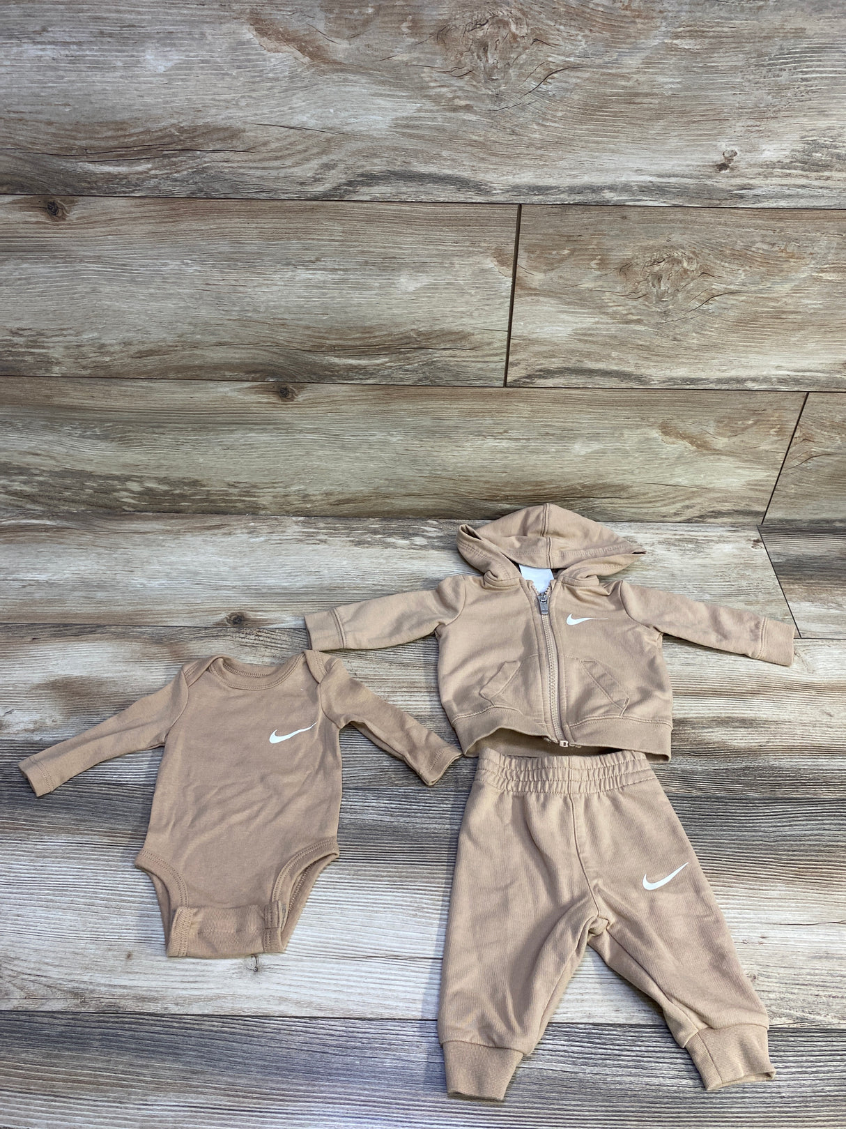 Nike 3pc Jacket, Bodysuit, & Pants Set Tan sz Newborn