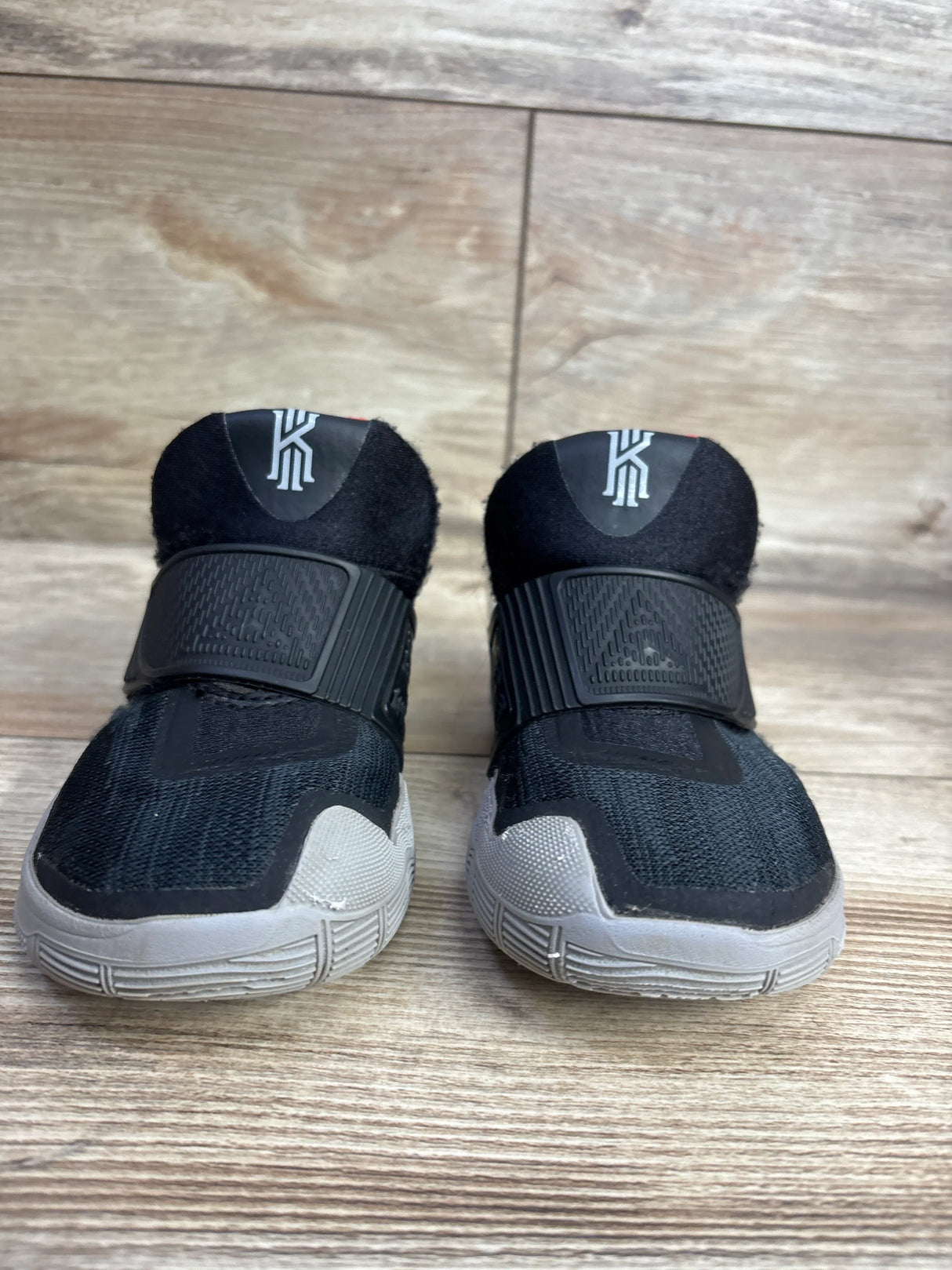 Nike Kyrie 6 TD 'Bred' Sneakers sz 8c