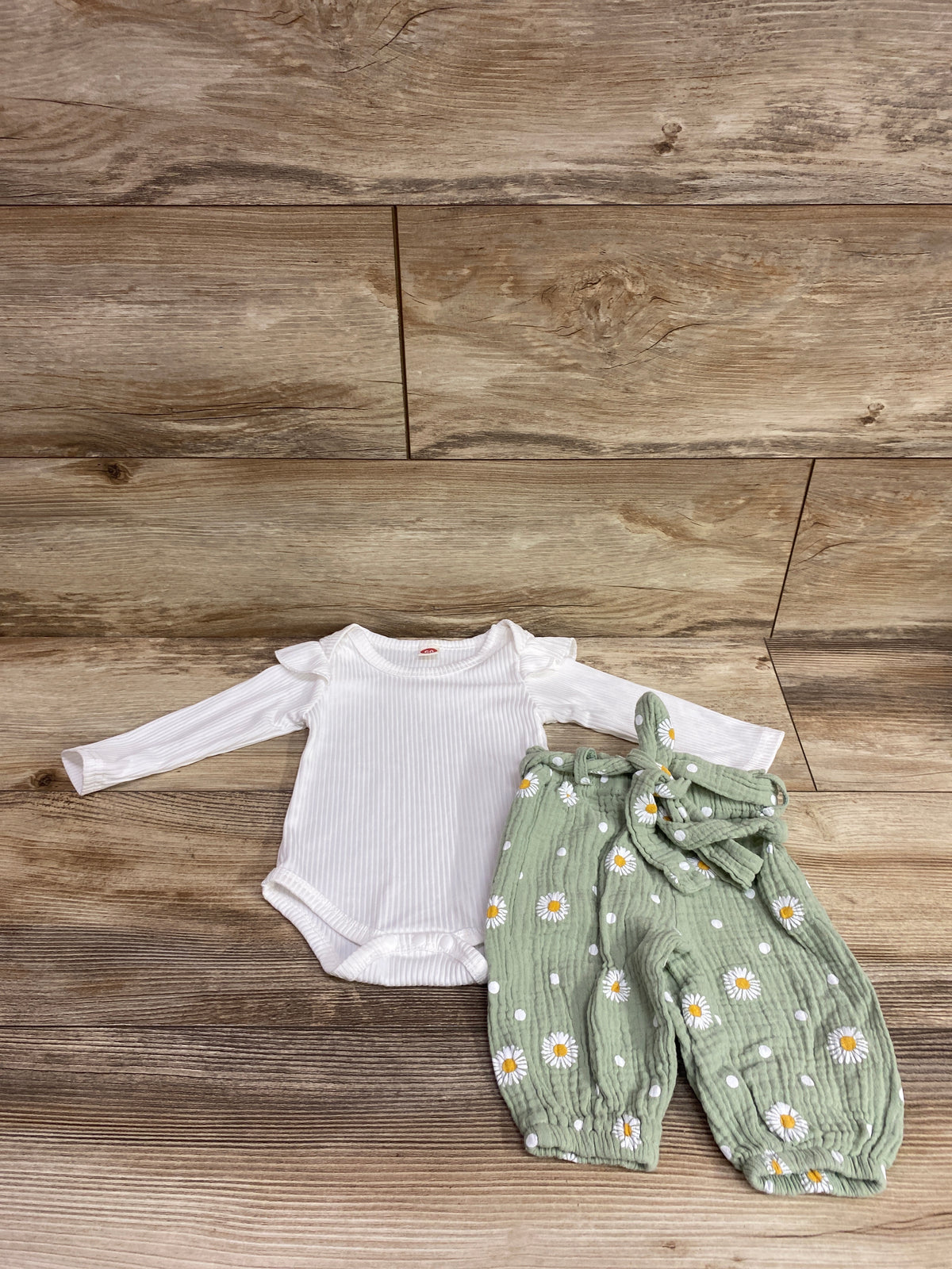 Kaipiclos 3pc Ribbed Bodysuit & Gauze Belted Pants White sz 3m