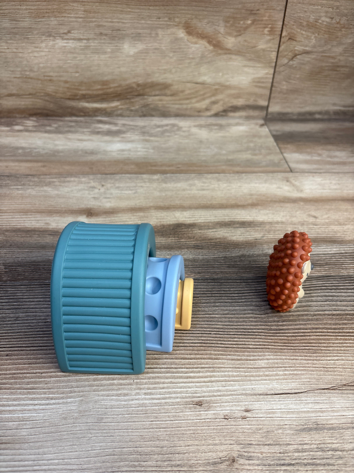 Itzy Ritzy Sensory Rainbow Stacker & Hedgehog