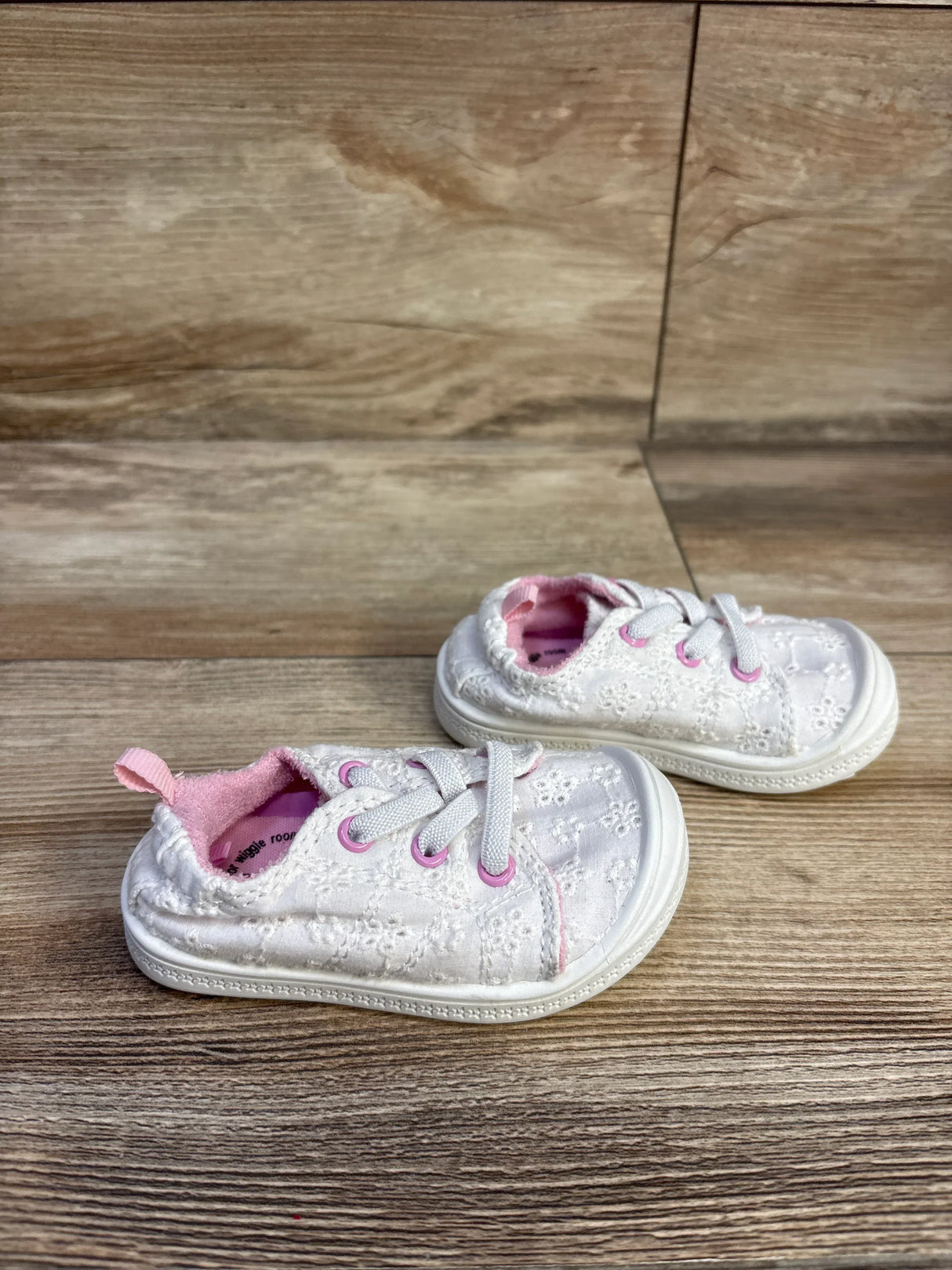Wonder Nation Casual Bump Toe Eyelet Sneakers White sz 4c