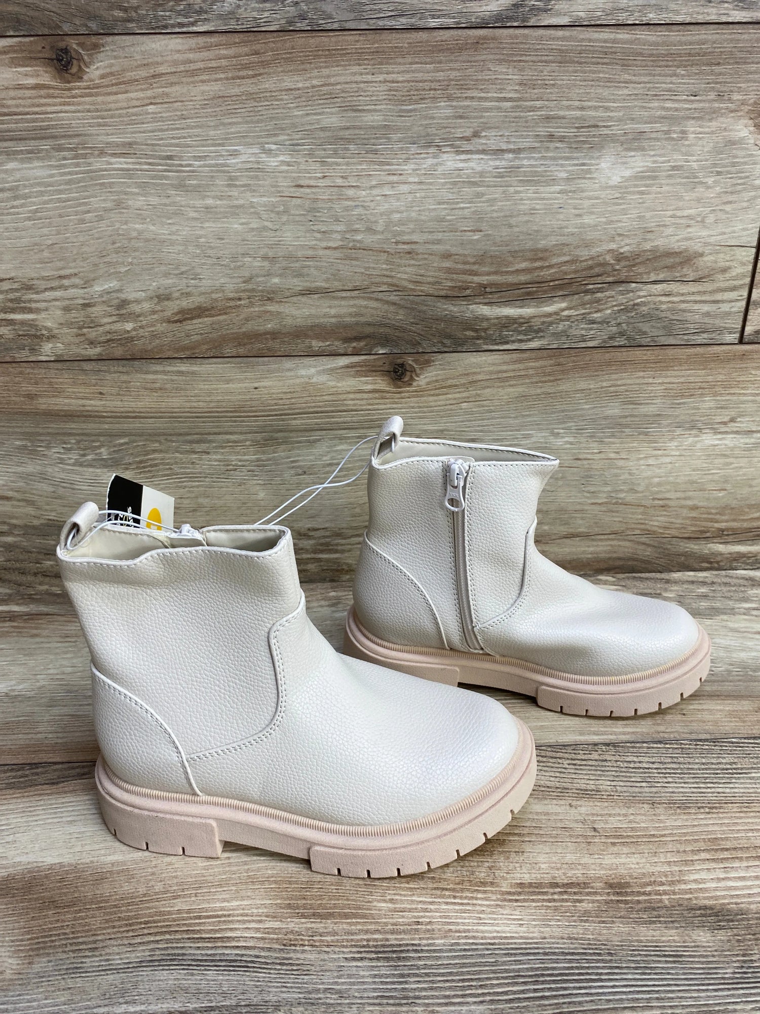 NEW Art Class Priyanka Boots Ivory sz 1Y